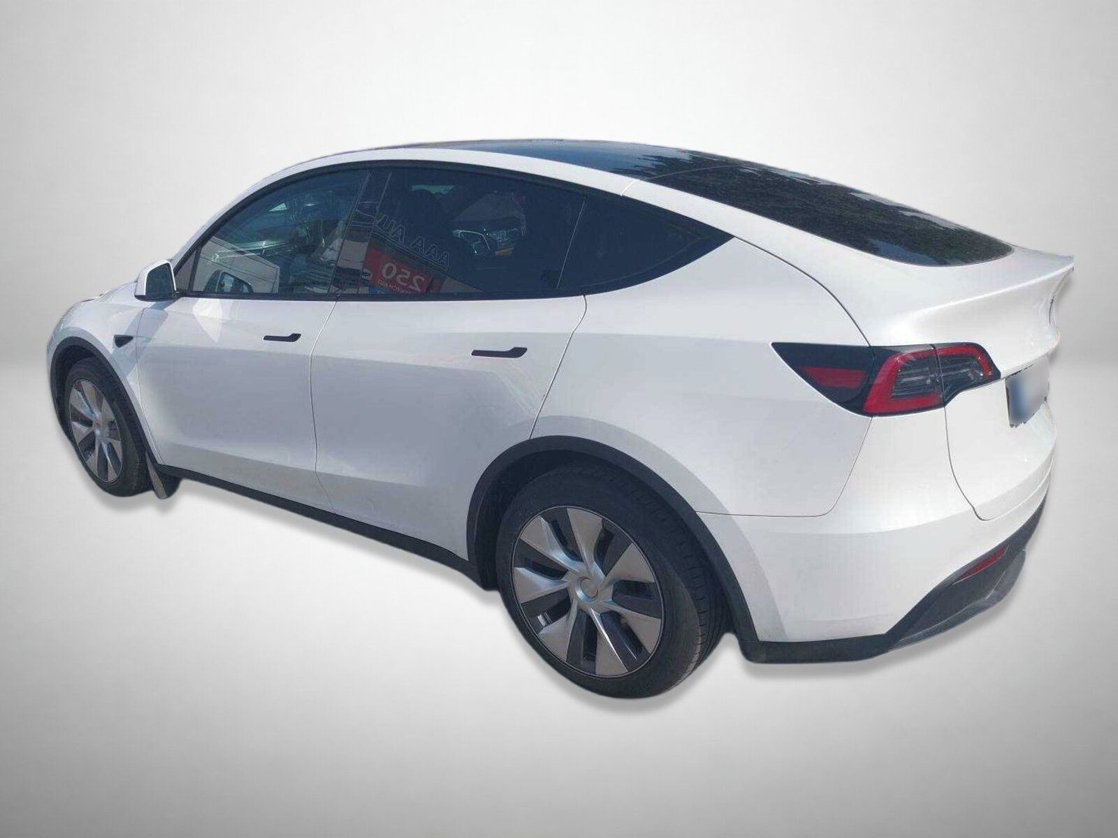 Tesla Model Y, Long Range AWD 79kWh, SoH 95% - fotka 2