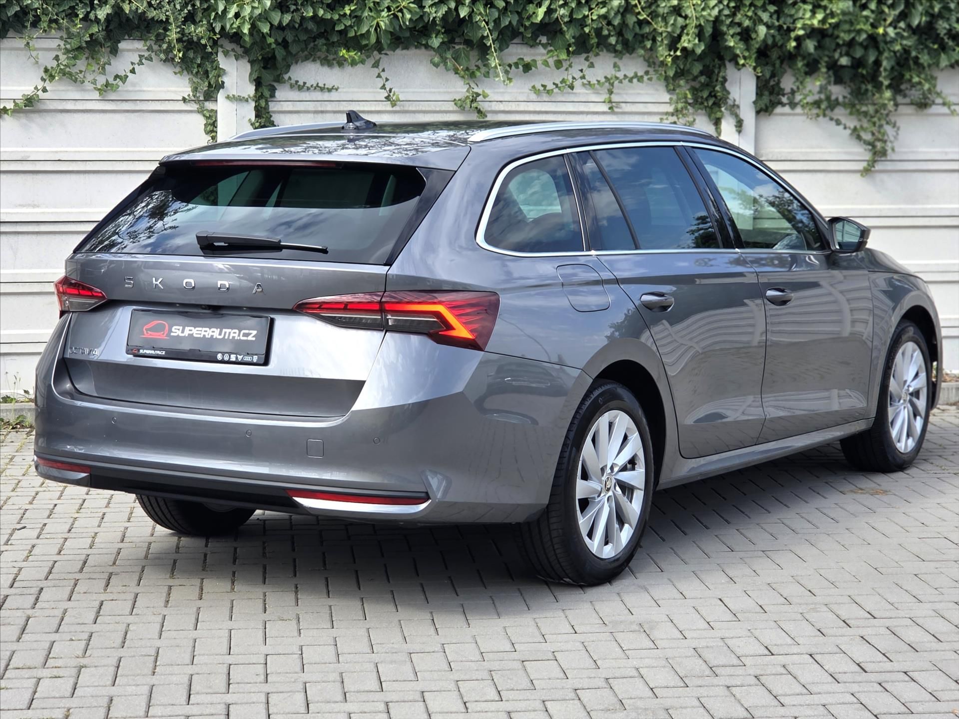 Škoda Octavia, 2,0 TDi DSG Top Selection Tažn - fotka 6