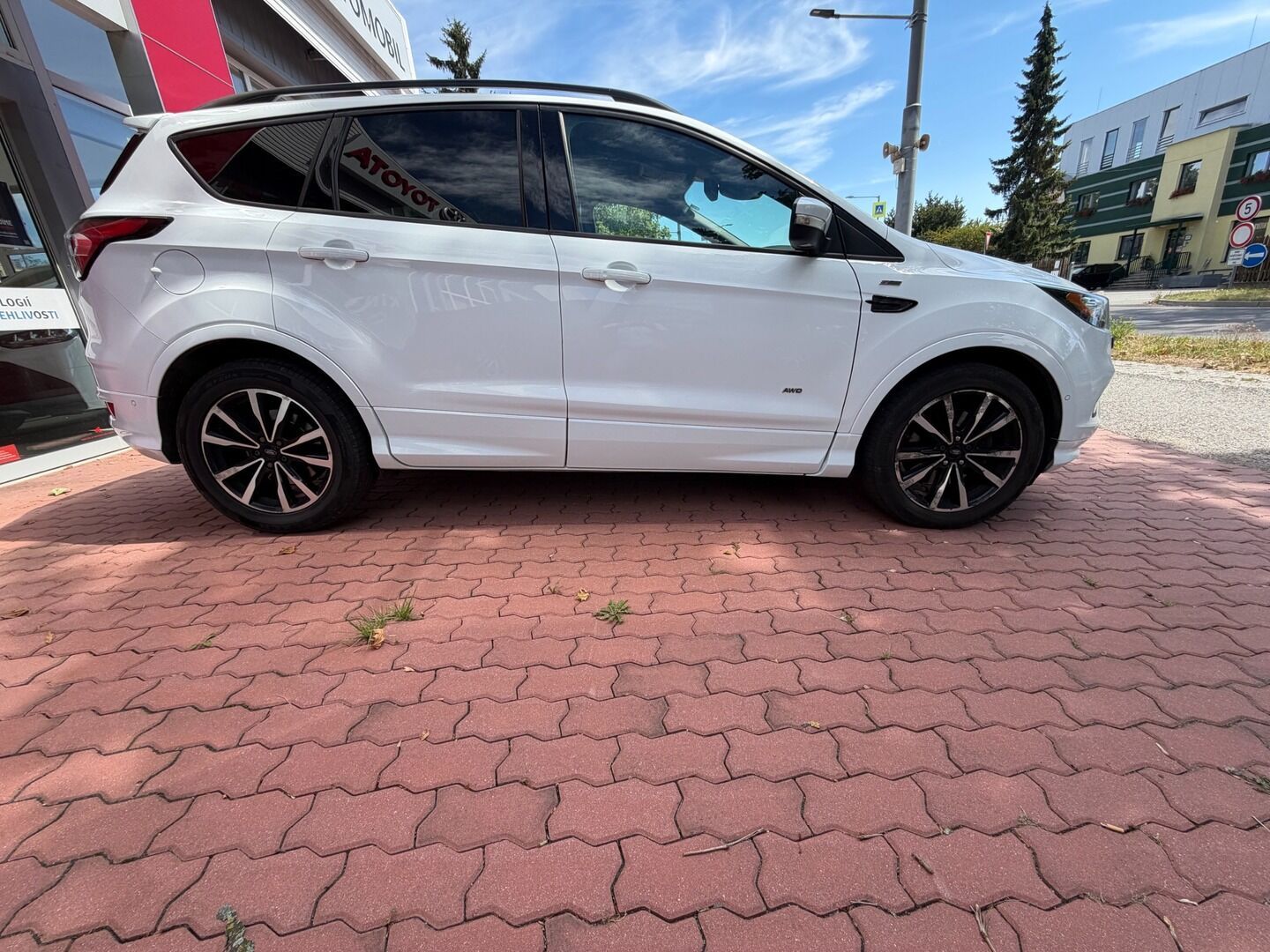 Ford Kuga, 2.0 TDCi ST-Line 4x4, AT 110 - fotka 4
