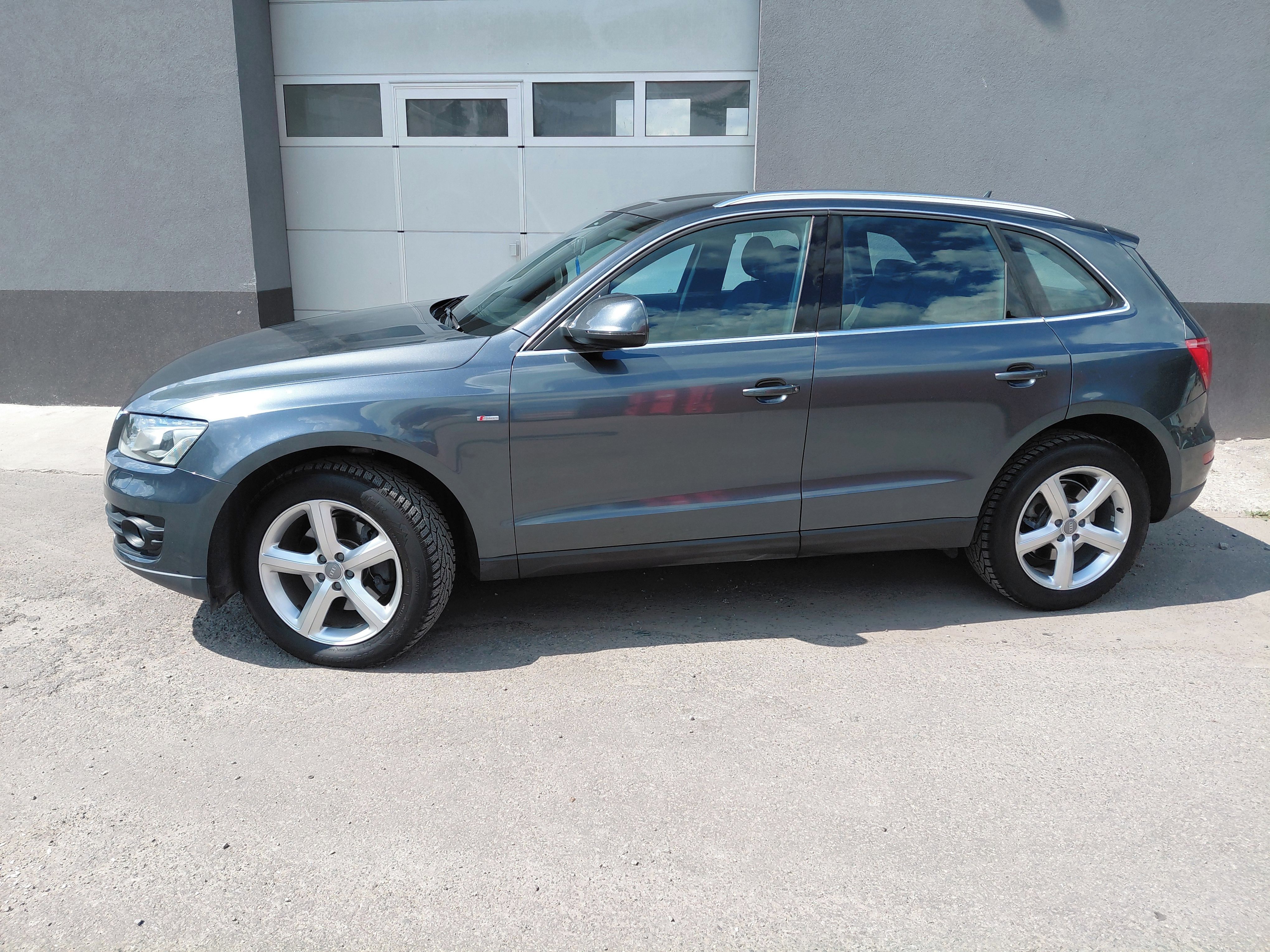 Audi Q5, 3.0 TDi S-line 4x4 r.11 PĚKNÁ - fotka 2