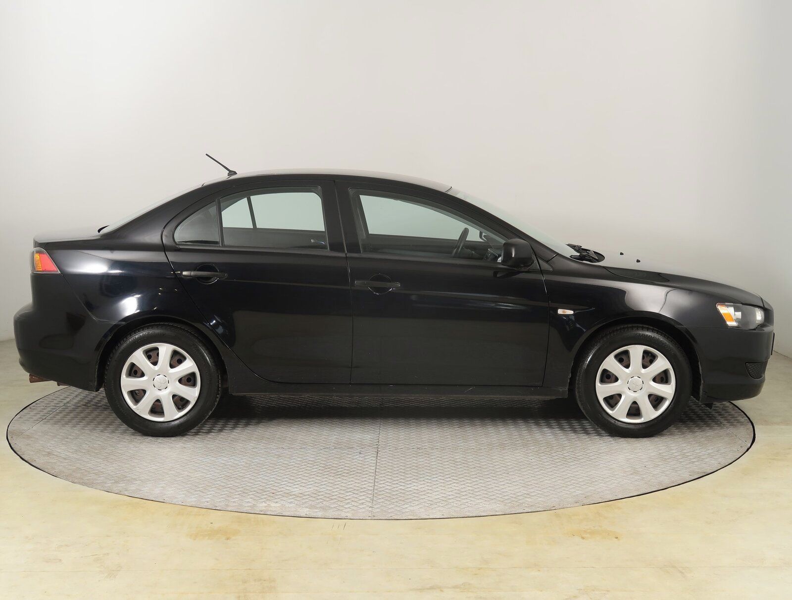Mitsubishi Lancer, 1.6 MIVEC, ČR,1.maj - fotka 6