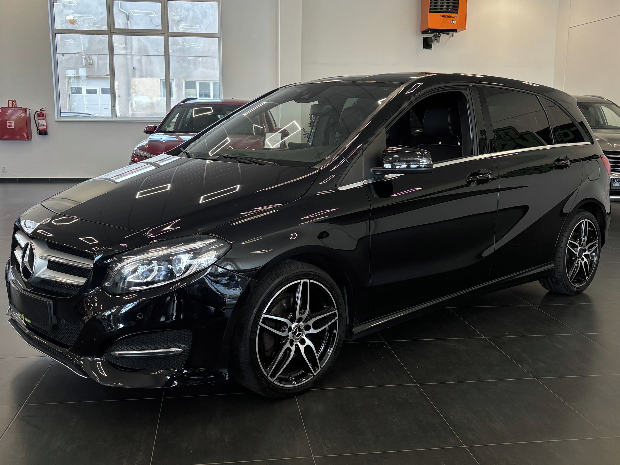 Mercedes-Benz Třídy B, 220d, 4MATIC Automat, LED, Nav - fotka 3
