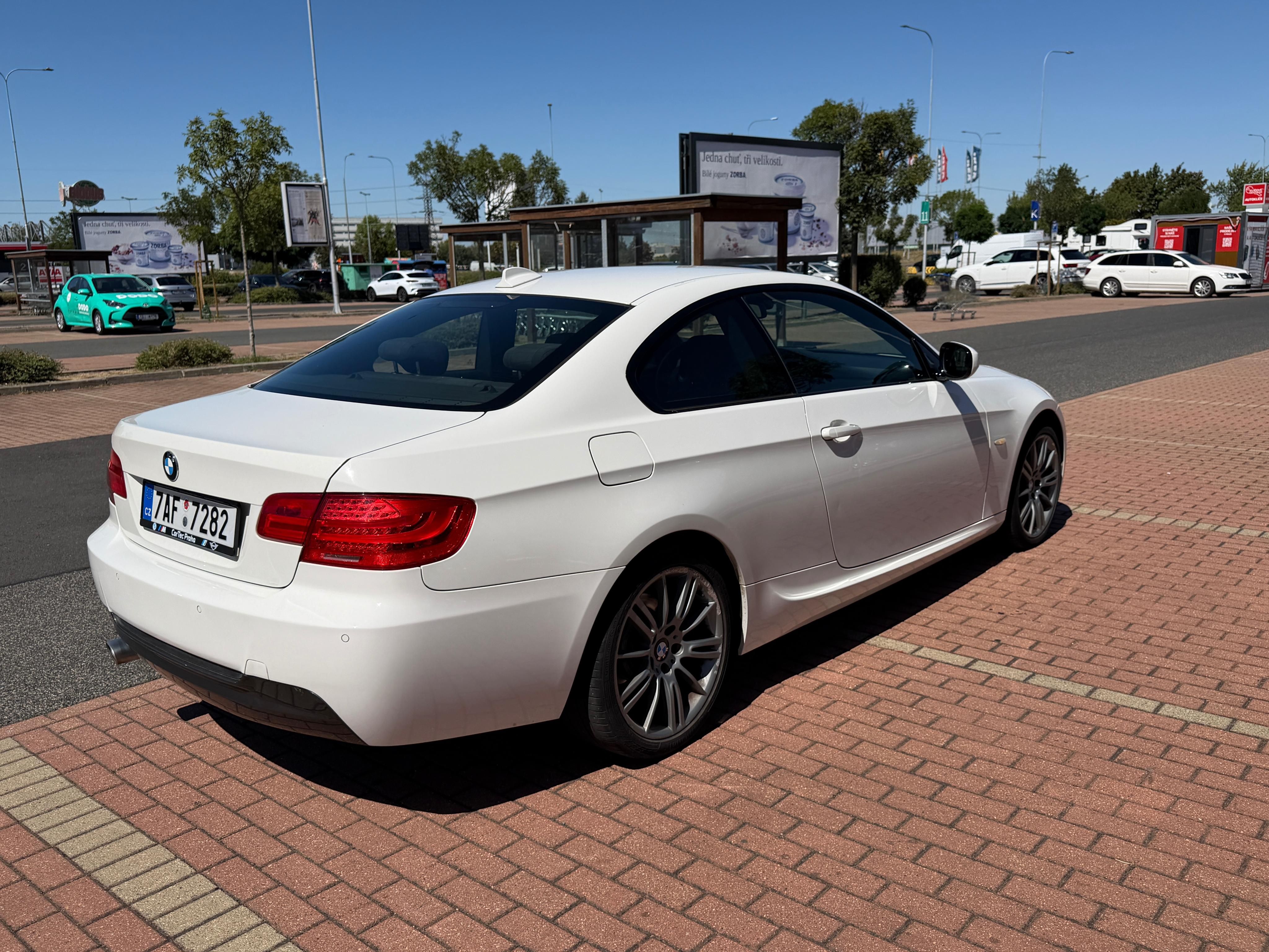 BMW Řada 3, 320d xDrive M paket Automat - fotka 6