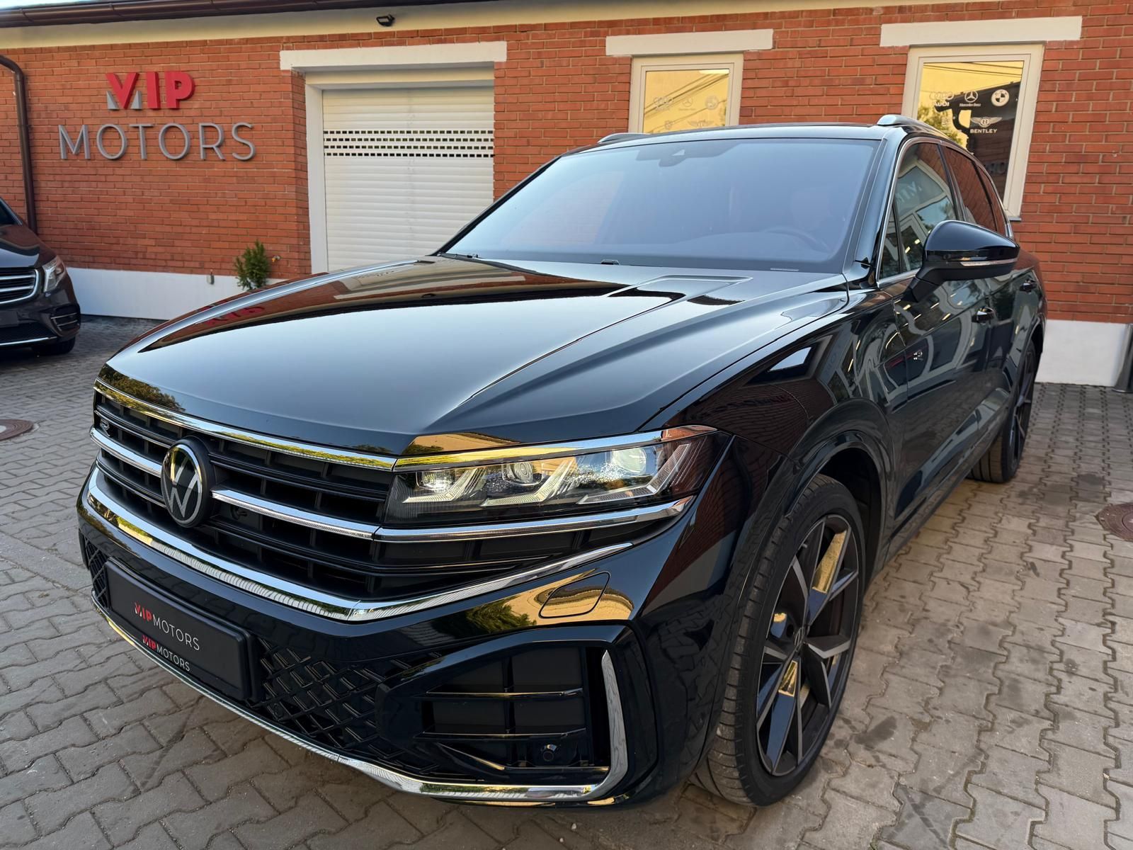 Volkswagen Touareg, 30D-R22-NEZ.T-IQ-TAŽ-R LINE