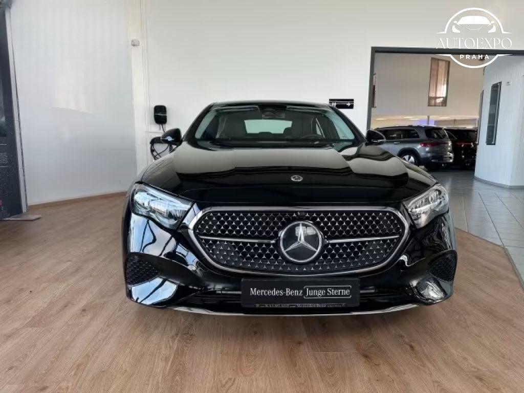 Mercedes-Benz Třídy E, 220d* AVANTGARDE*AIRMATIC* - fotka 2