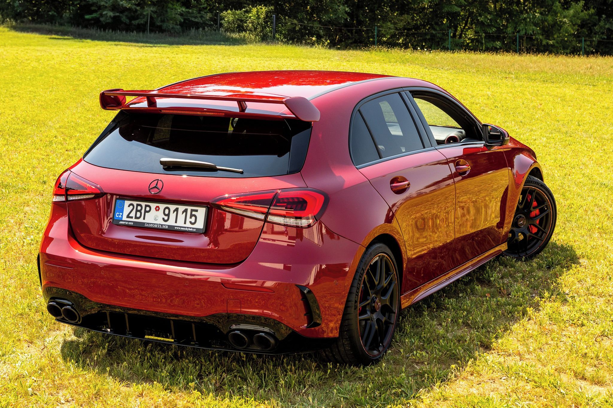 Mercedes-Benz Třídy A, Mercedes-AMG A45 S 4MATIC+ - fotka 4