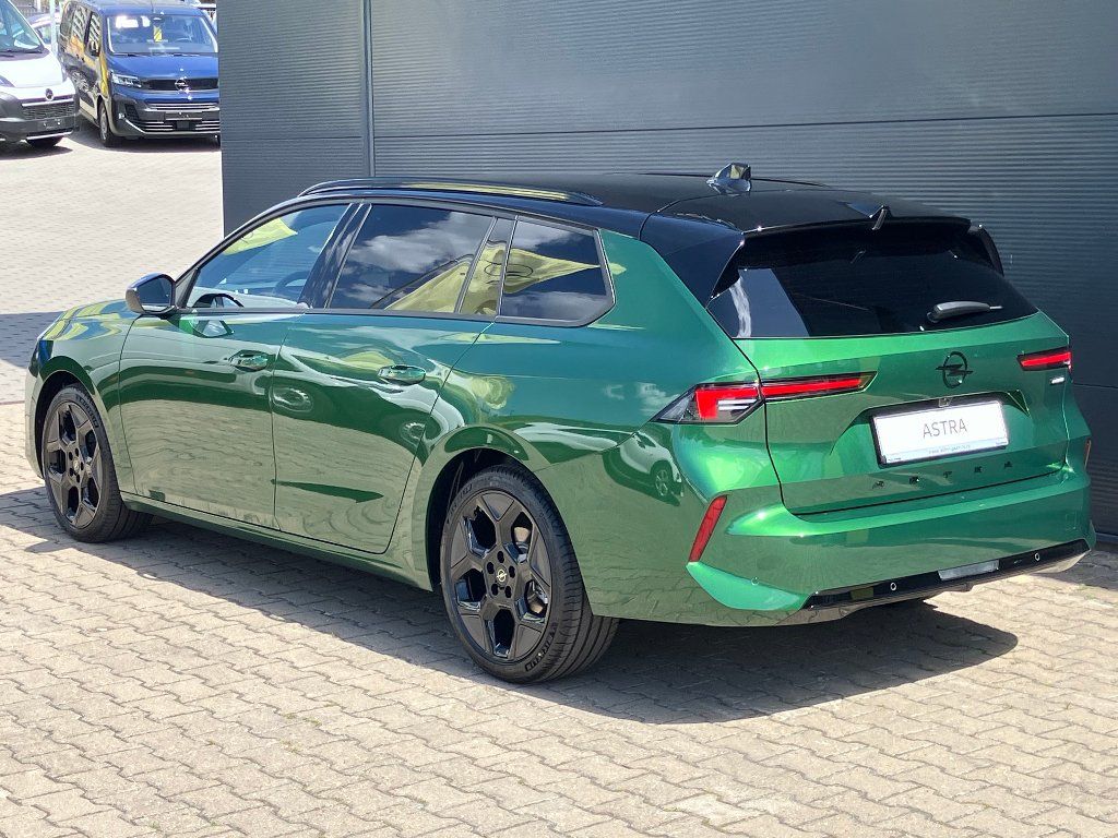 Opel Astra, ST Ultimate Hybrid 1.2 Turbo - fotka 4