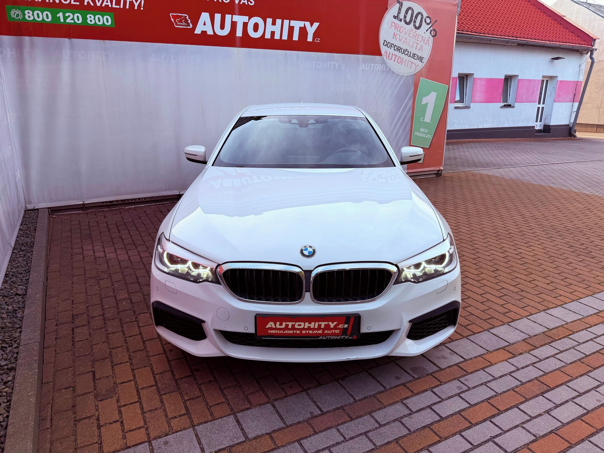 BMW Řada 5, 520d Aut. ČR, M-Paket - fotka 2
