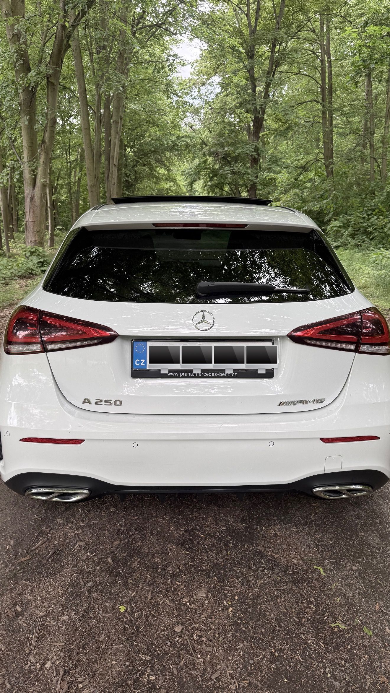 Mercedes-Benz Třídy A, Mercedes-Benz A 250 AMG Line - fotka 2