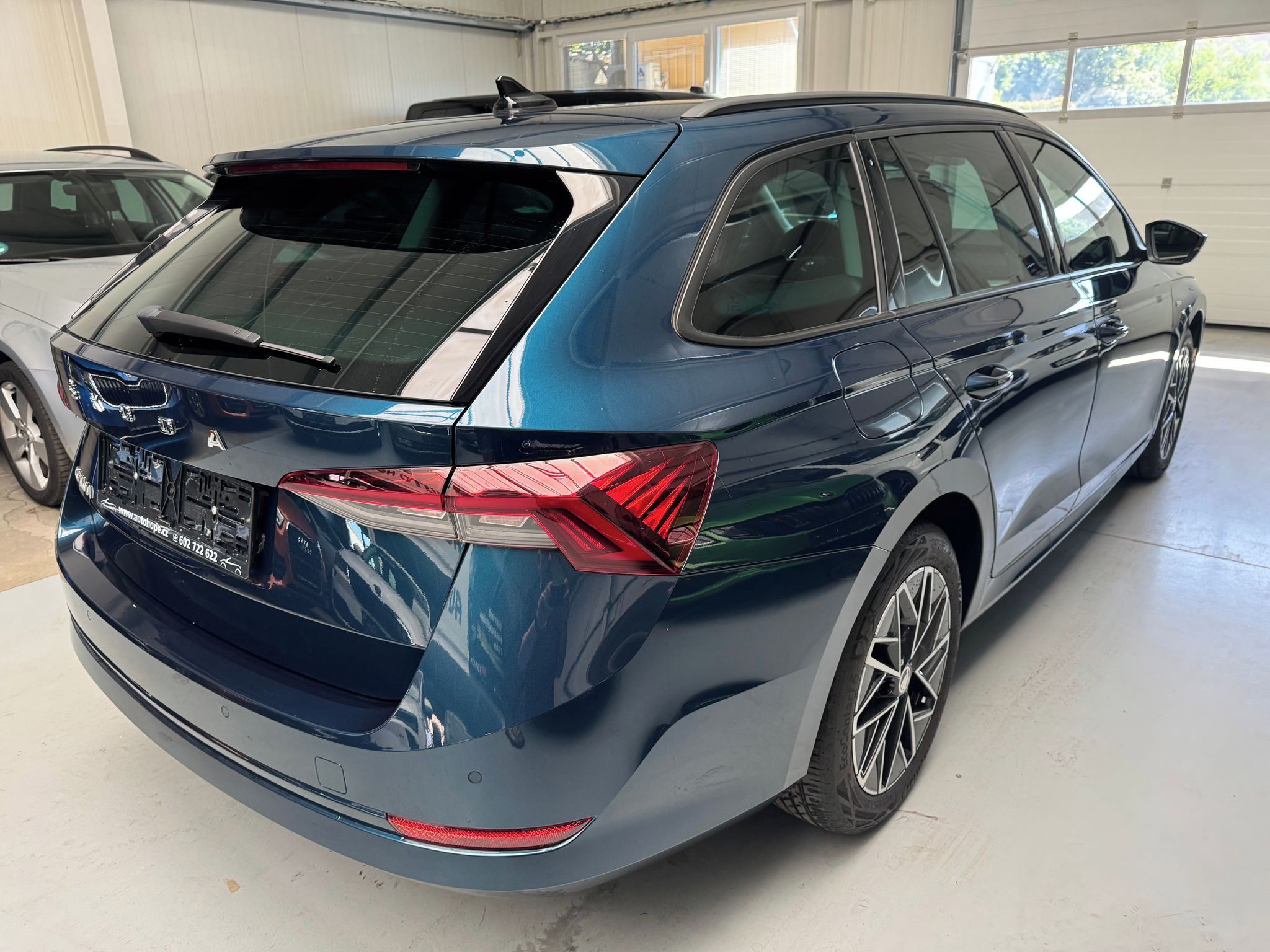 Škoda Octavia, combi 2,0 TDi DSG  Clever - fotka 6