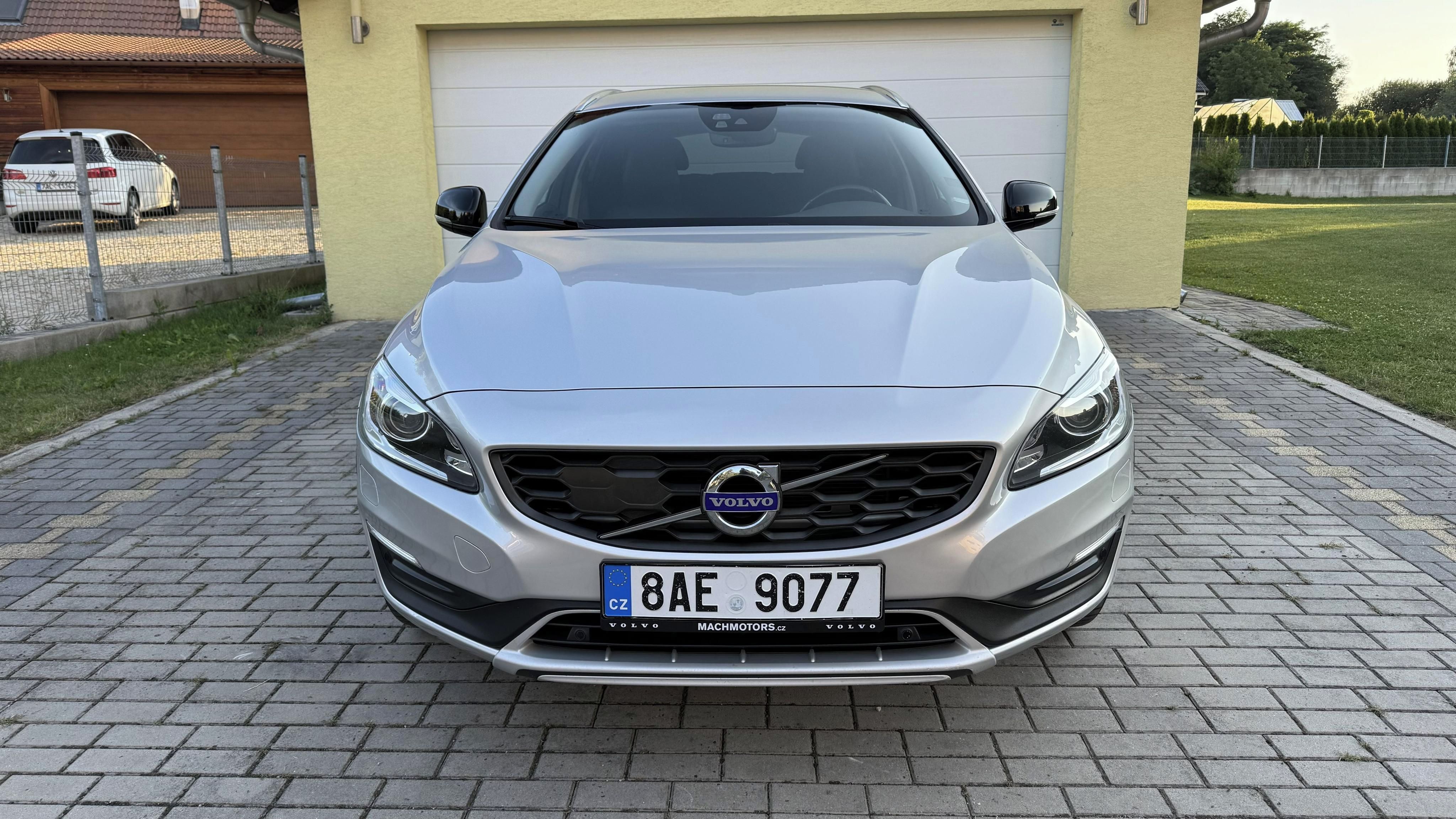 Volvo V60, Cross Country, D4 140kW - fotka 2