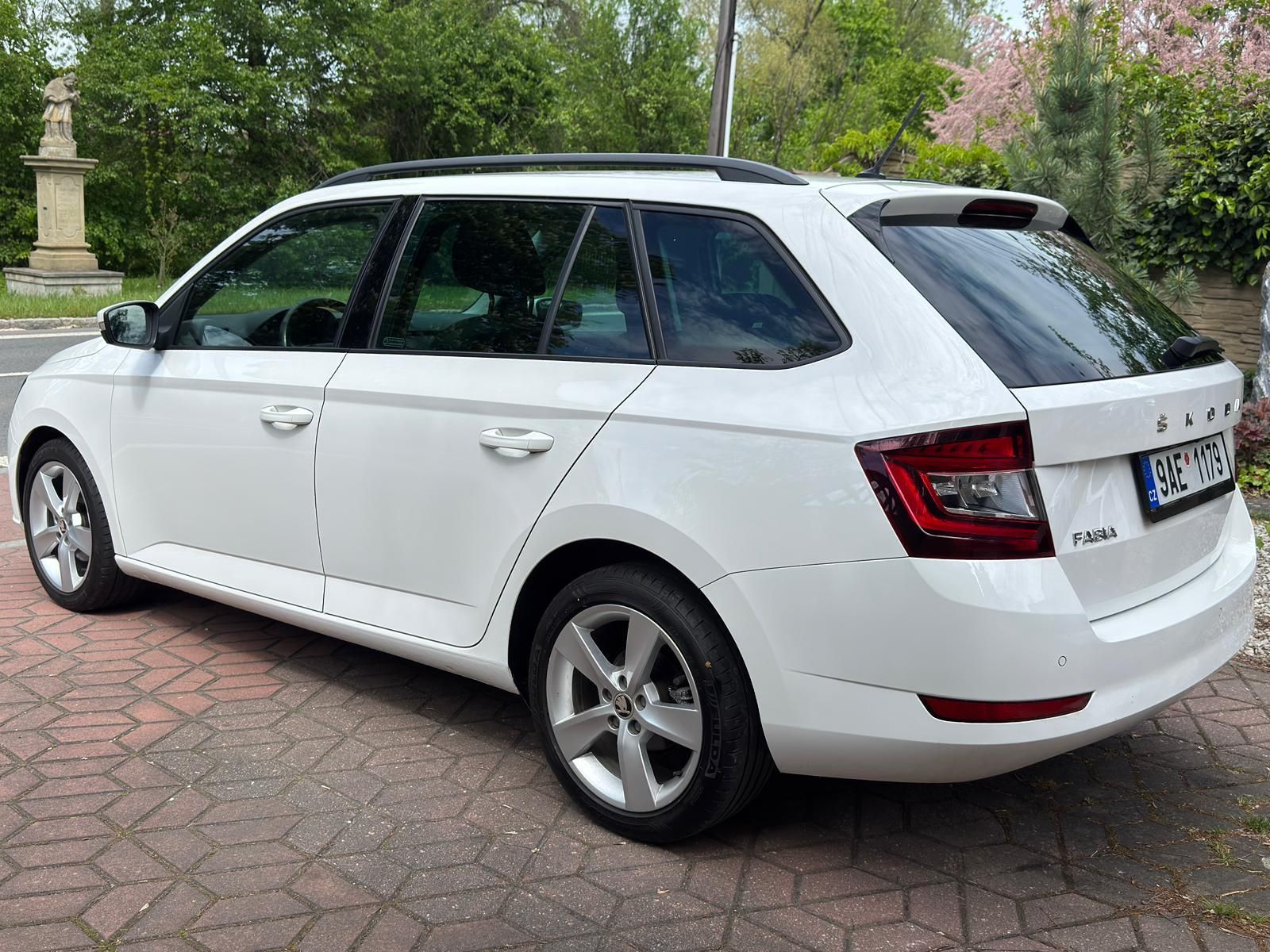 Škoda Fabia, 1.0Tsi 70kW 1.MAJ ČR TAŽNÉ - fotka 4
