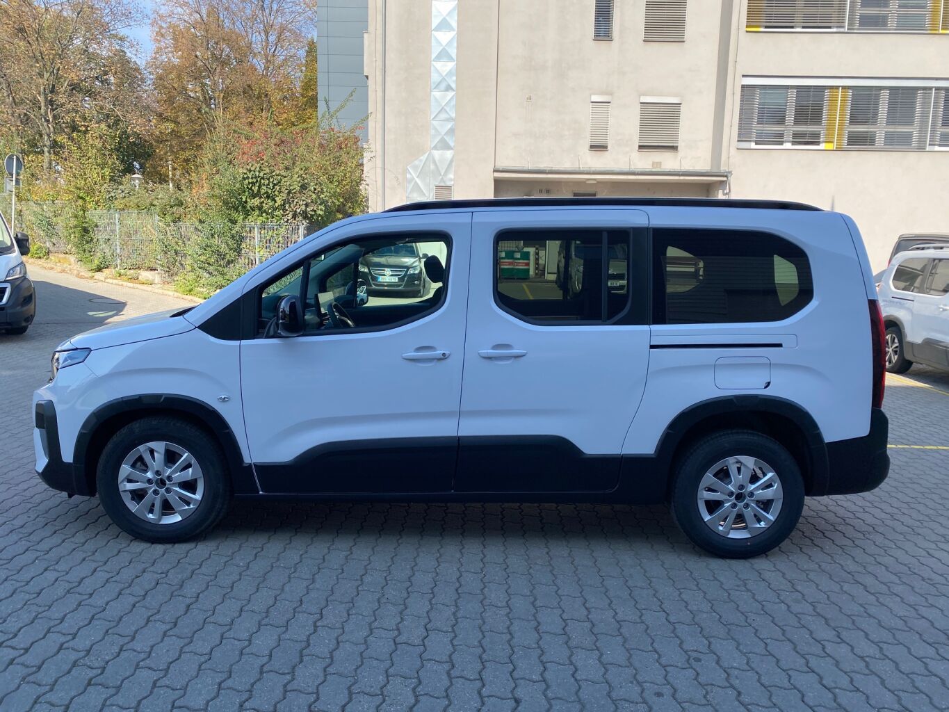 Peugeot Rifter, LONG ALLURE BlueHDi 130 MAN6 - - fotka 5