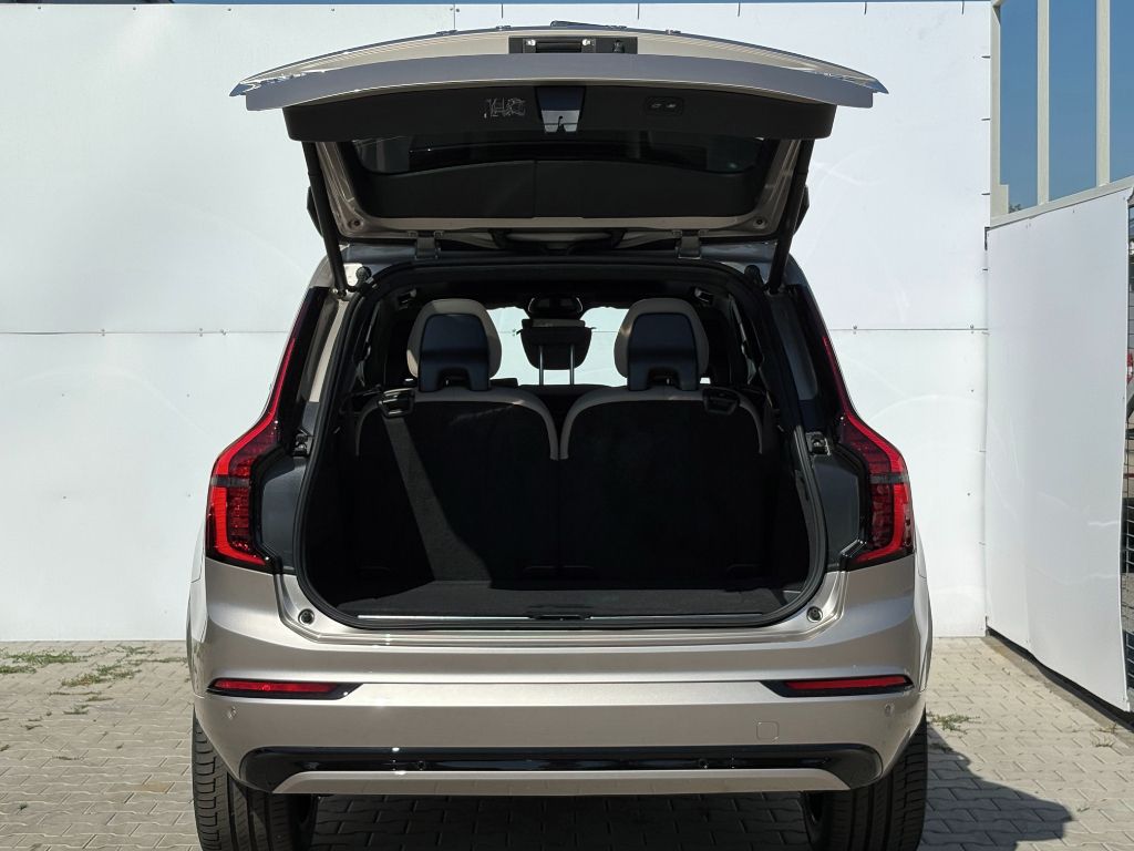 Volvo XC90, Ultra Dark T8 299kW - fotka 6