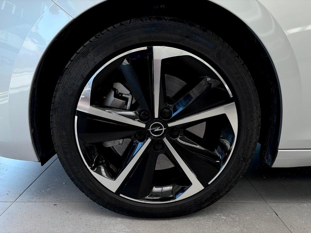 Opel Astra, GS Line 1,6Turbo PHEV AT8 - fotka 6