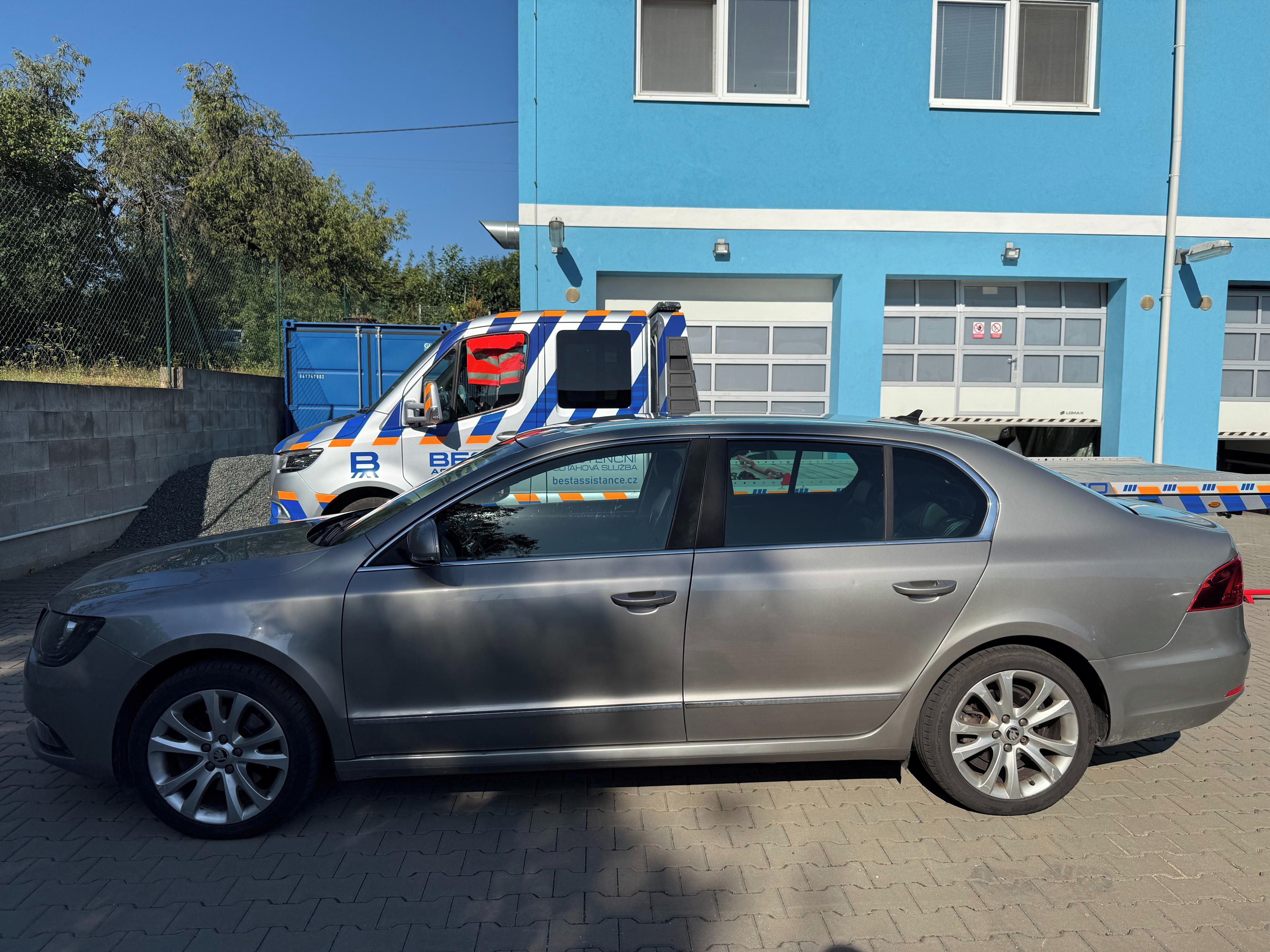 Škoda Superb, 2.0 TDi 125Kw DSG - fotka 6