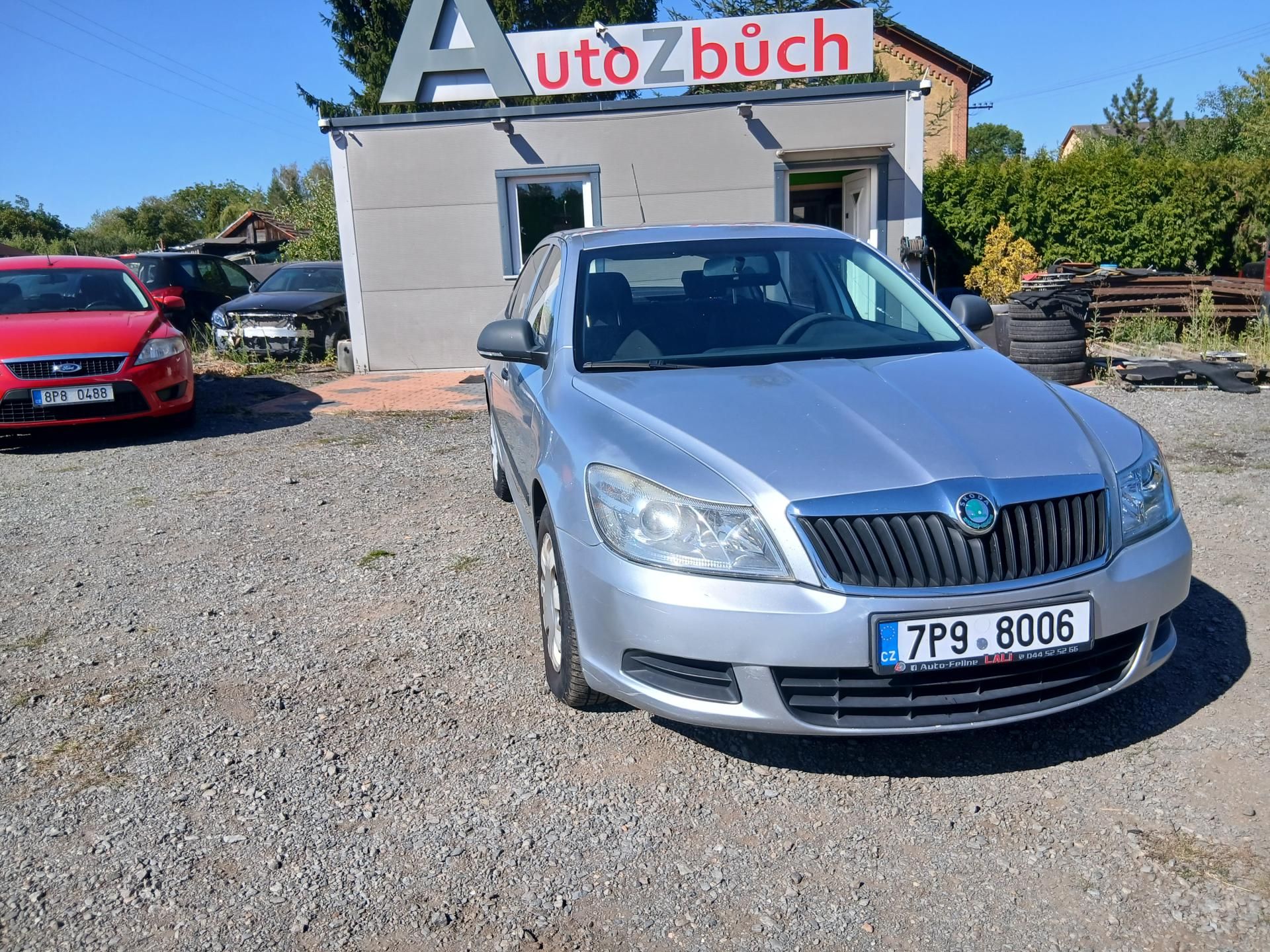Škoda Octavia, 1.6 TDI, Facelift, kosm. vady - fotka 4