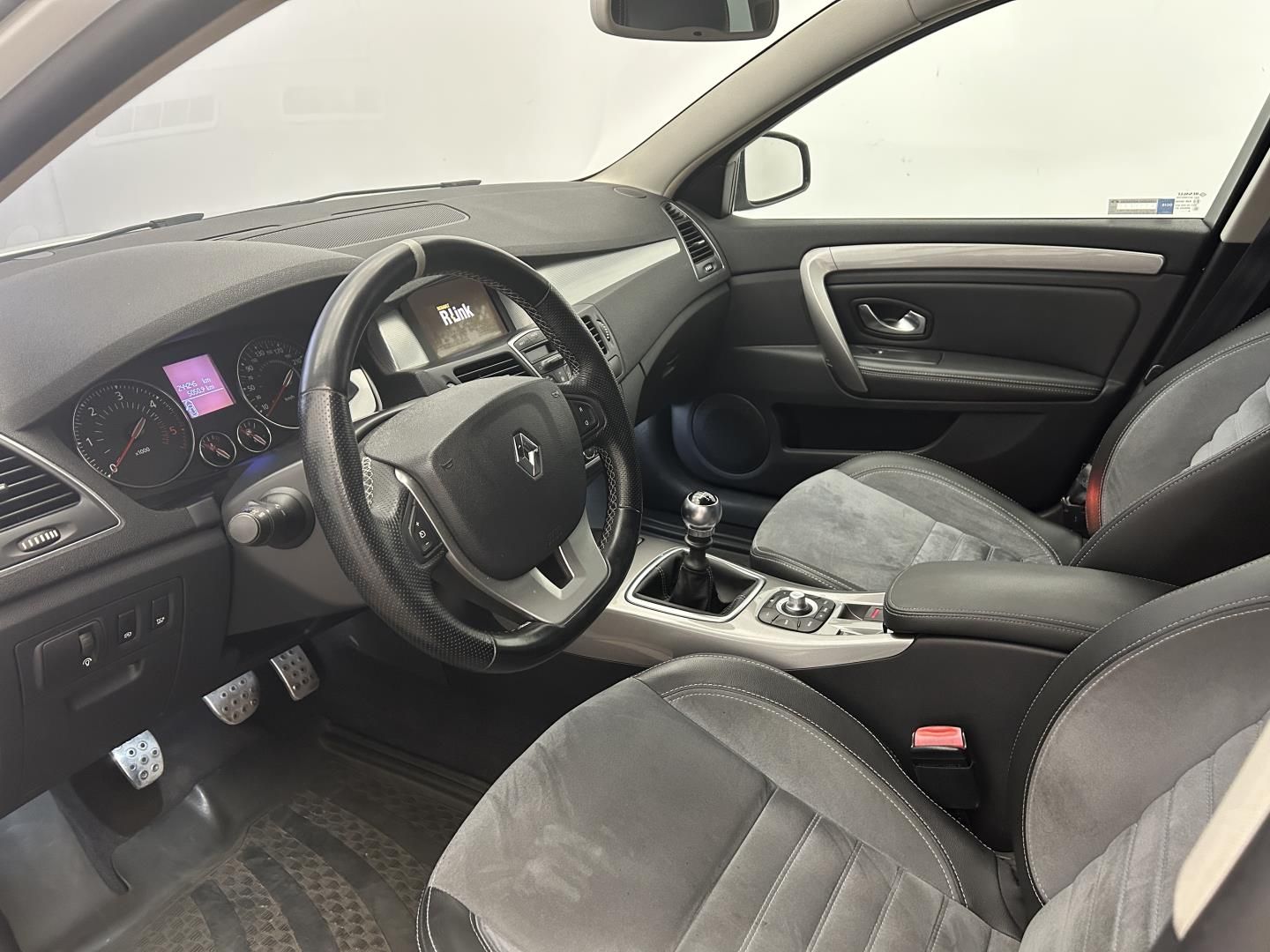 Renault Laguna, 2.0dCi 127kW Dynamic - fotka 6