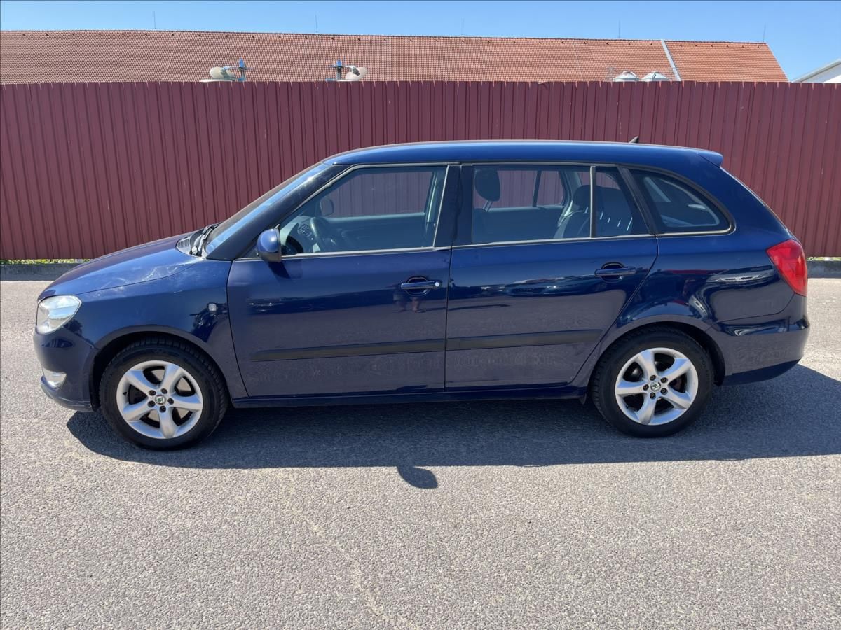 Škoda Fabia, 1,6 TDi ČR KLIMA ALU 2 x KOLA - fotka 4
