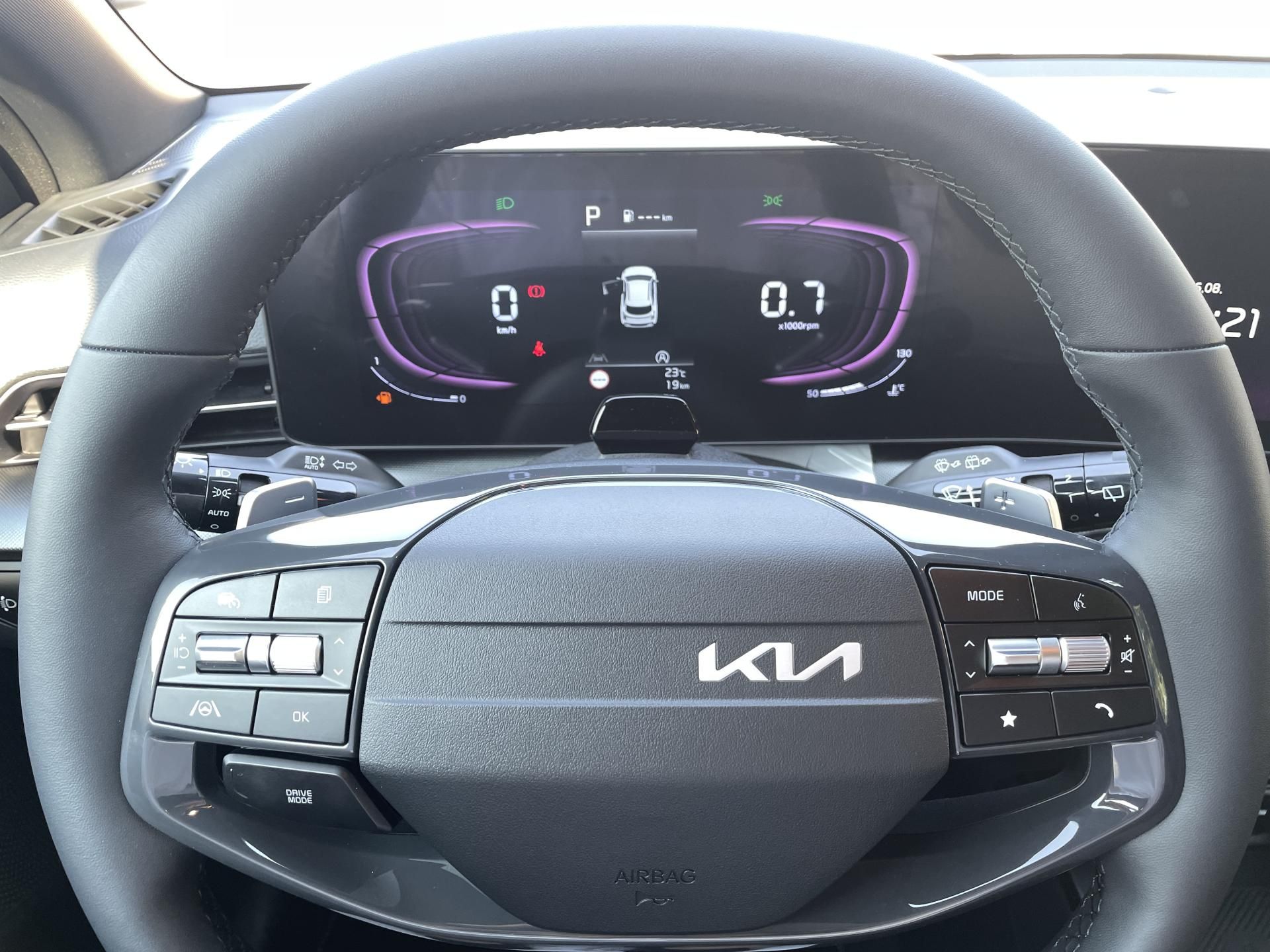 Kia XCee´d, 1,6T-GDi 7DCTOP 2027 - fotka 6