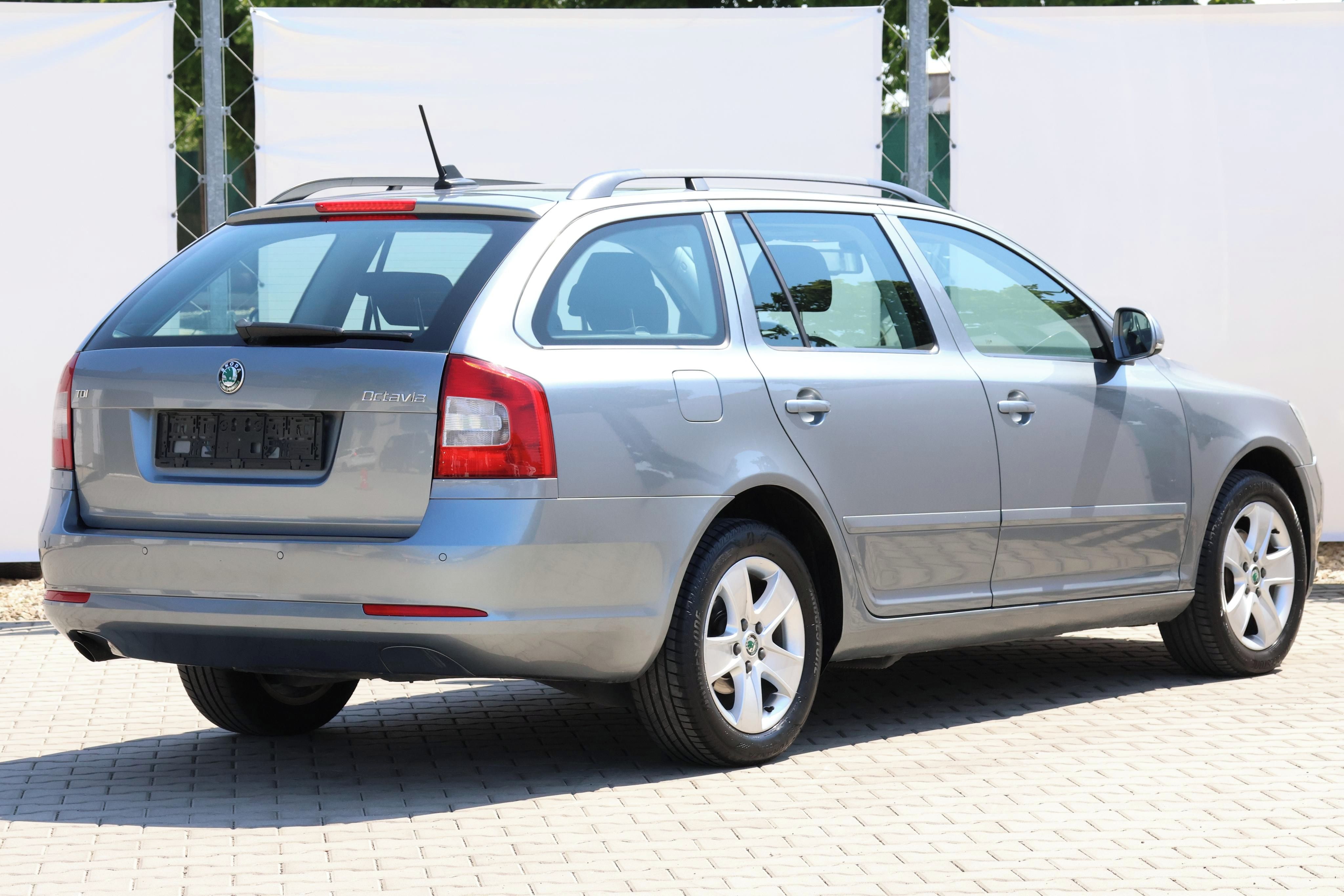 Škoda Octavia, 1.6TDI*77kW*1MAJ*163.197KM* - fotka 6
