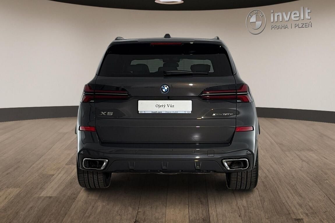 BMW X5, xDrive50e - fotka 4