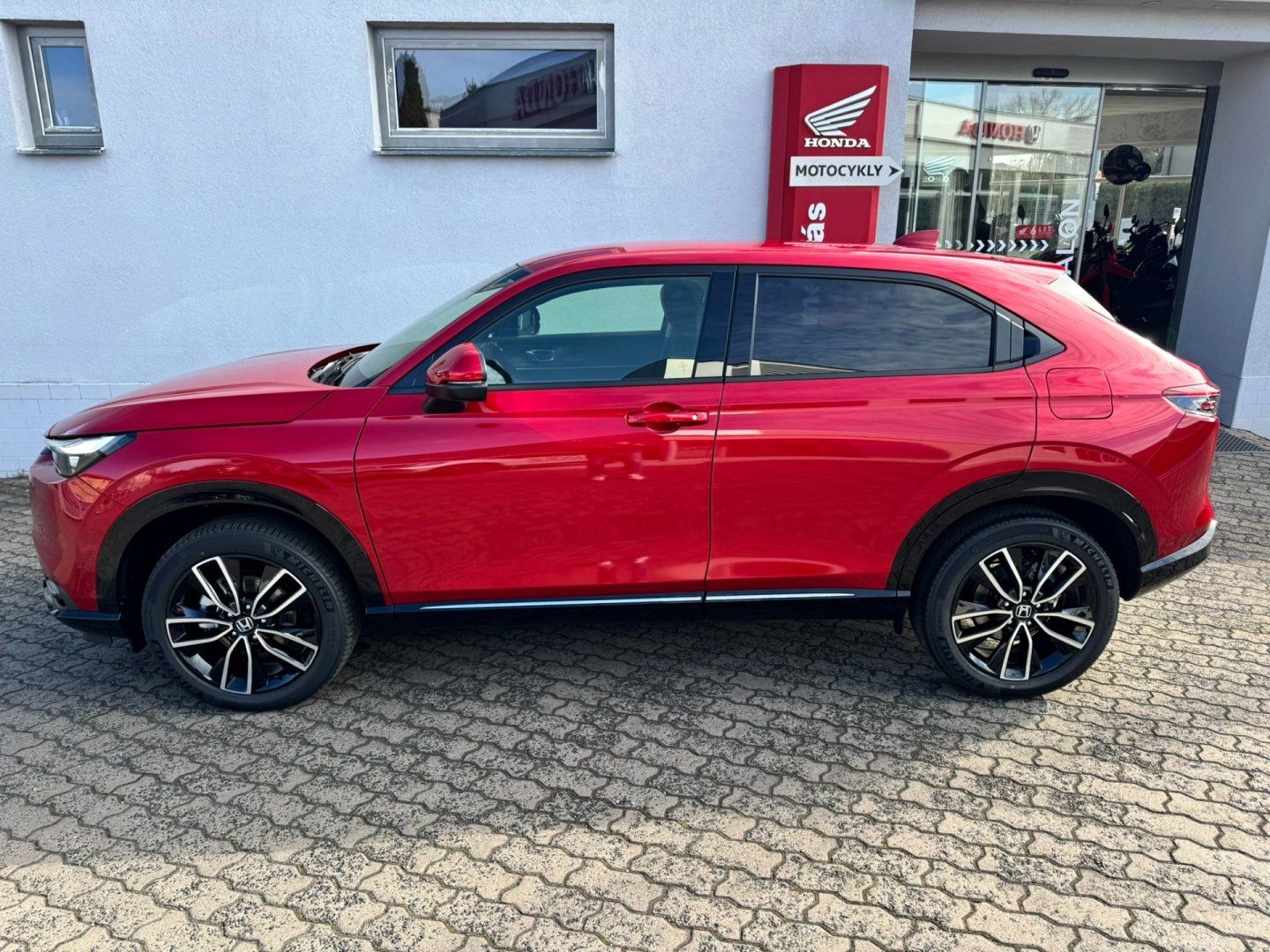 Honda HR-V, 1.5 e:HEV Advance MR27 SKLADEM - fotka 3