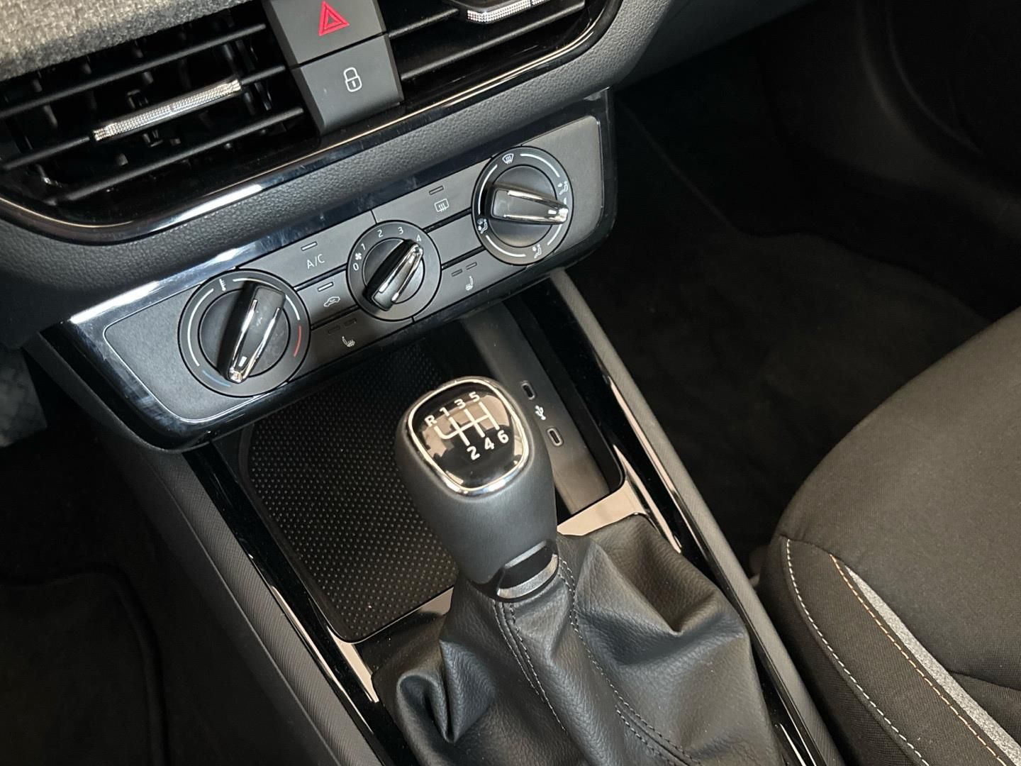 Škoda Kamiq, 1.0 TSI / 85 kW Selection - fotka 6