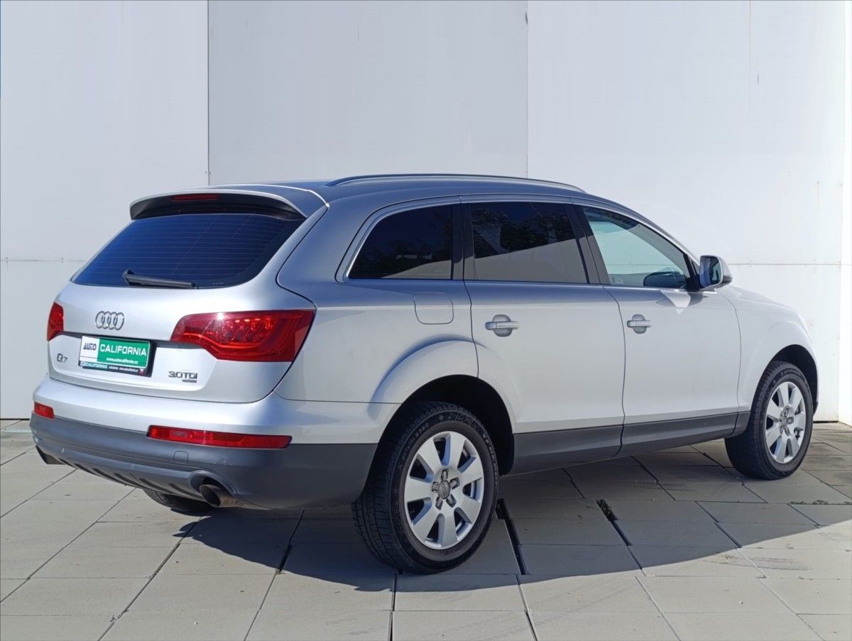 Audi Q7, 3,0 TDi Quattro Autom.7Míst ČR - fotka 6