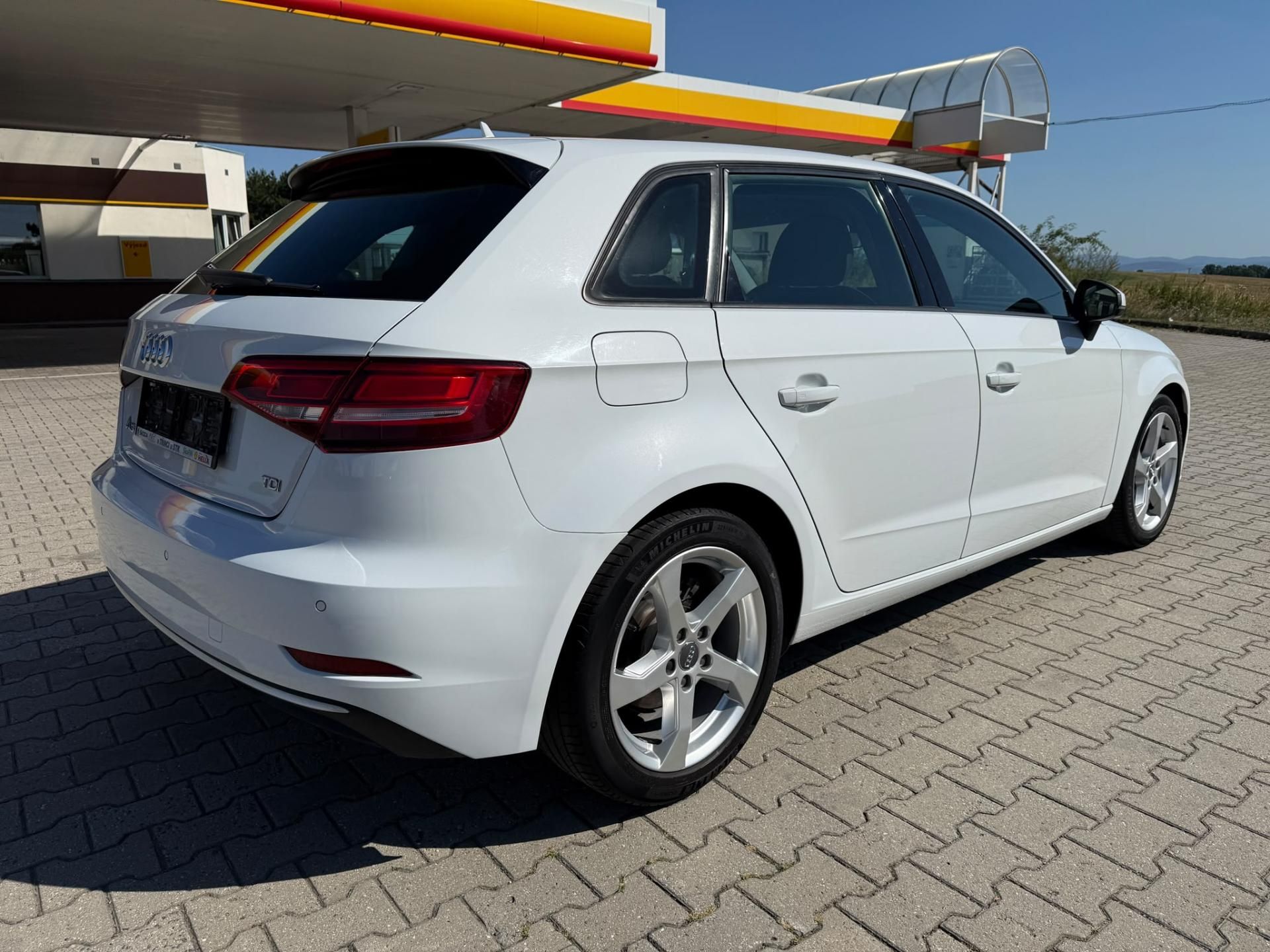 Audi A3, 1,6 TDI Sportb automat - fotka 5
