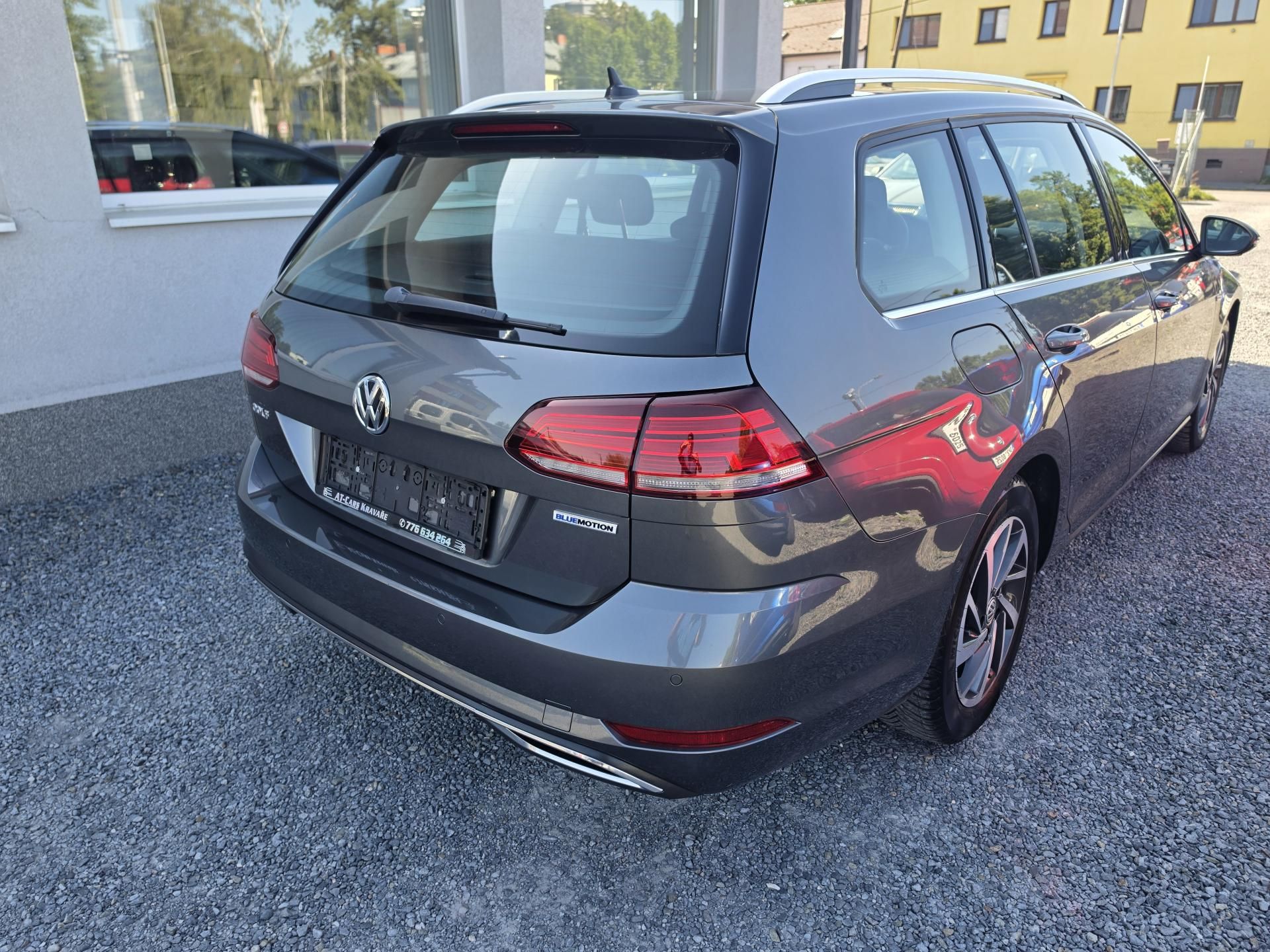 Volkswagen Golf, 1.5 TSI 96kw Led  Kuže Navi - fotka 4