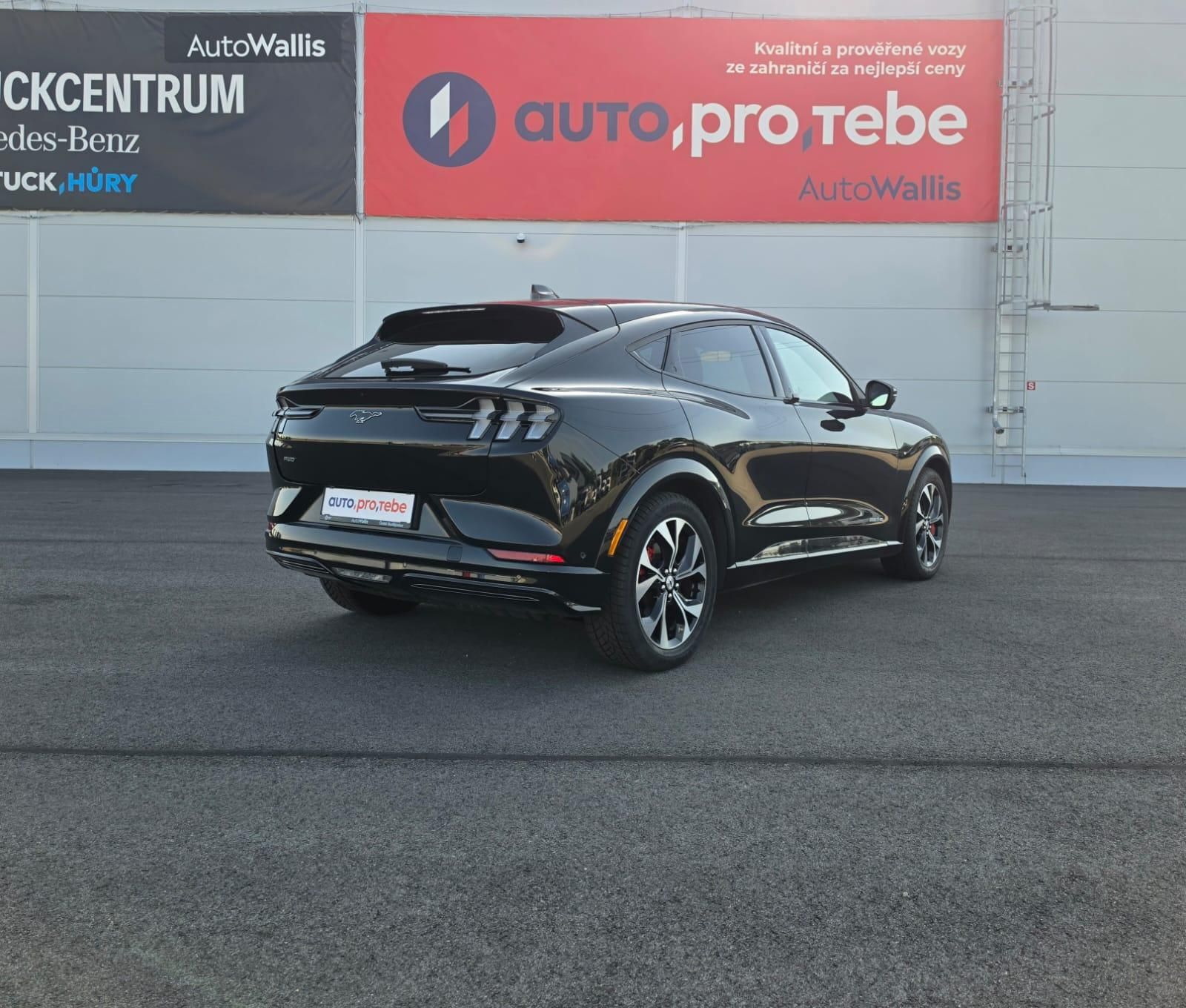 Ford Mustang Mach-E, AWD 75kWh 198kW 1.Maj DPH - fotka 4