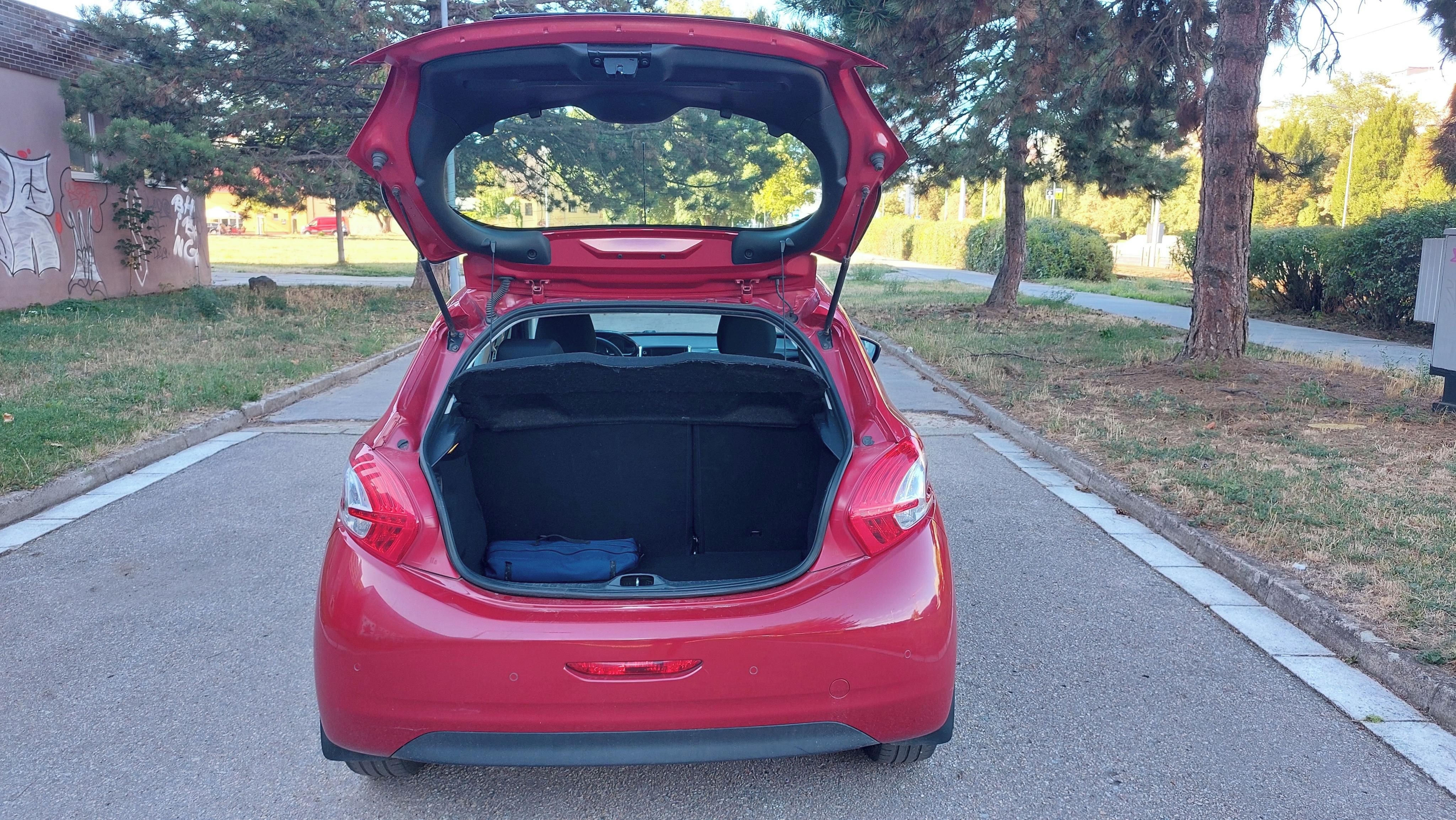 Peugeot 208, 1,2 PureTech, klima, tempomat - fotka 6