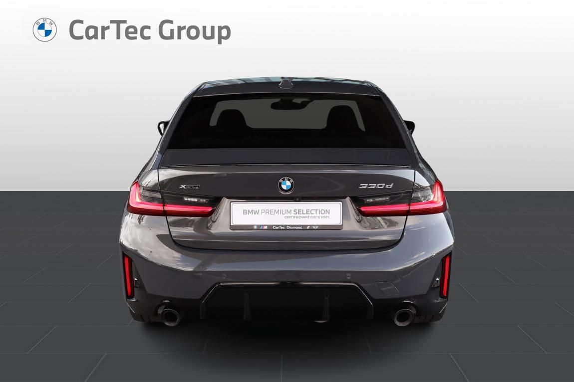 BMW Řada 3, 330d xDrive Sedan - fotka 4