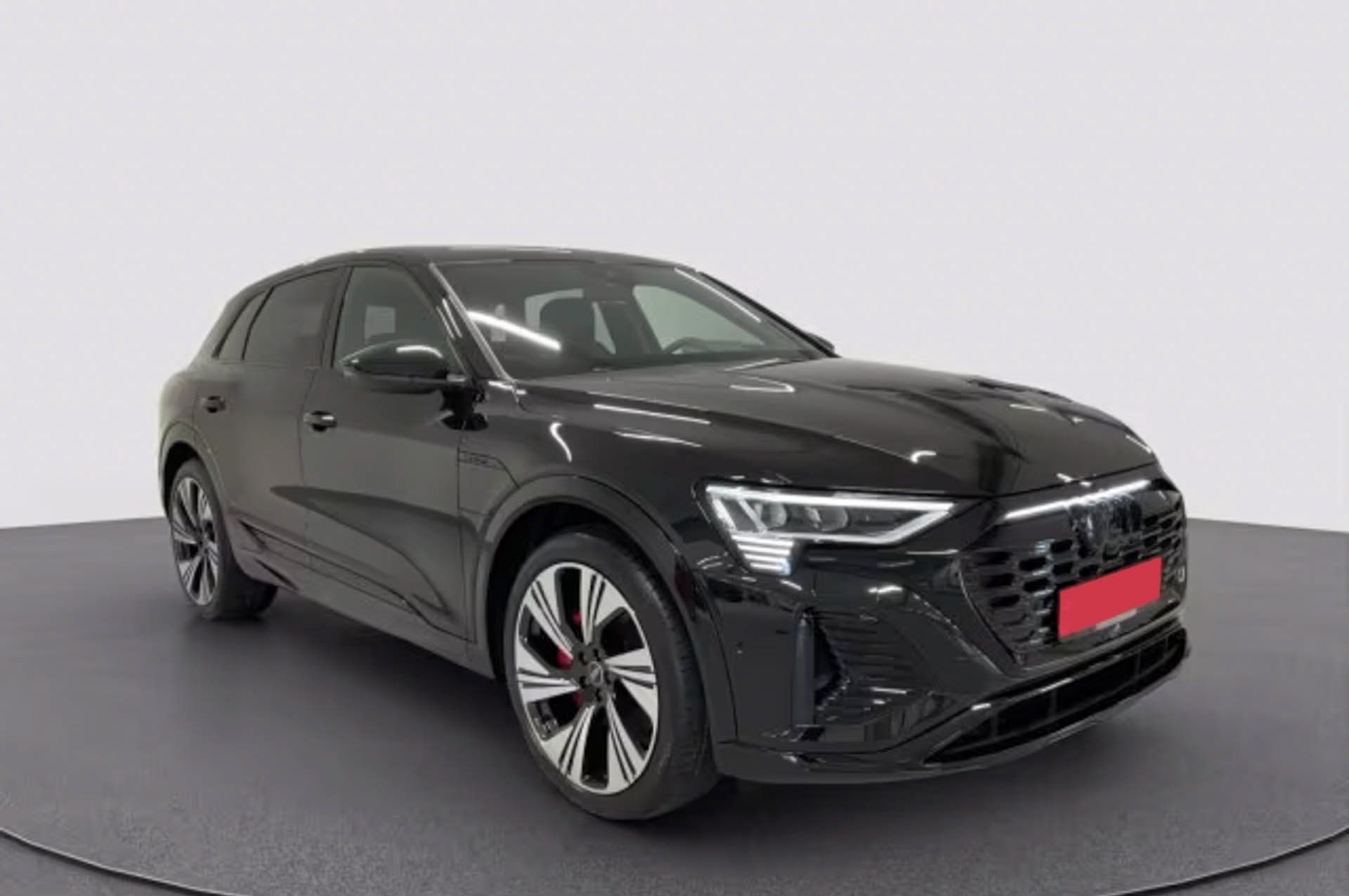 Audi Q8 e-tron, 55 q S-Line Pano Matrix HuD - fotka 3