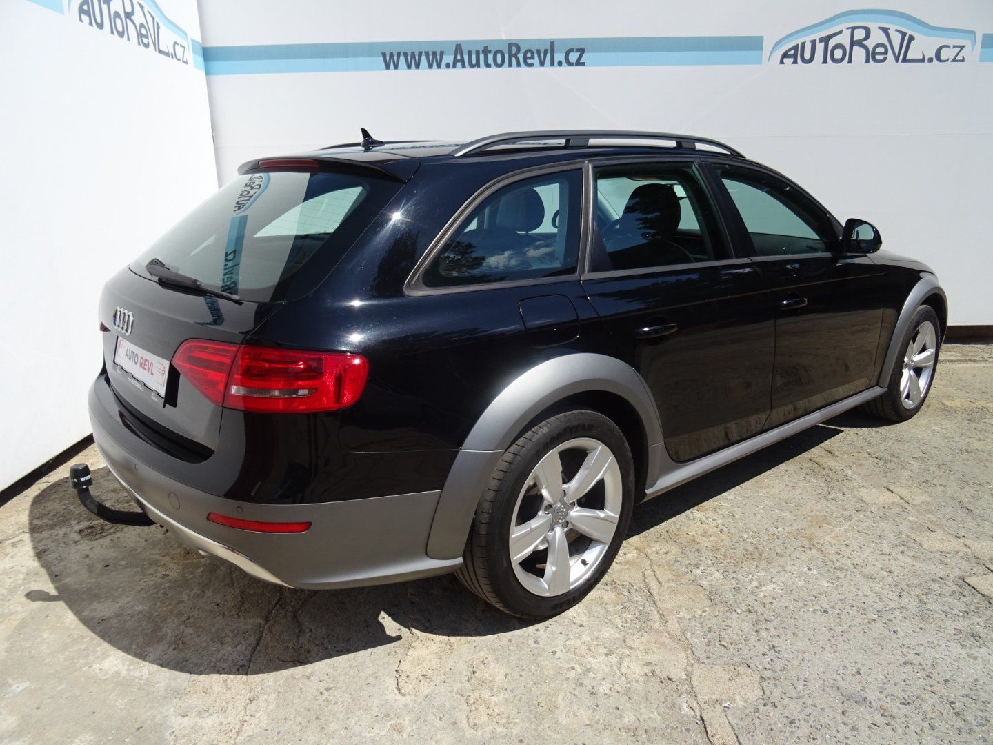 Audi A4, 2.0TDi,130kW,1maj,s.kni,navi - fotka 4