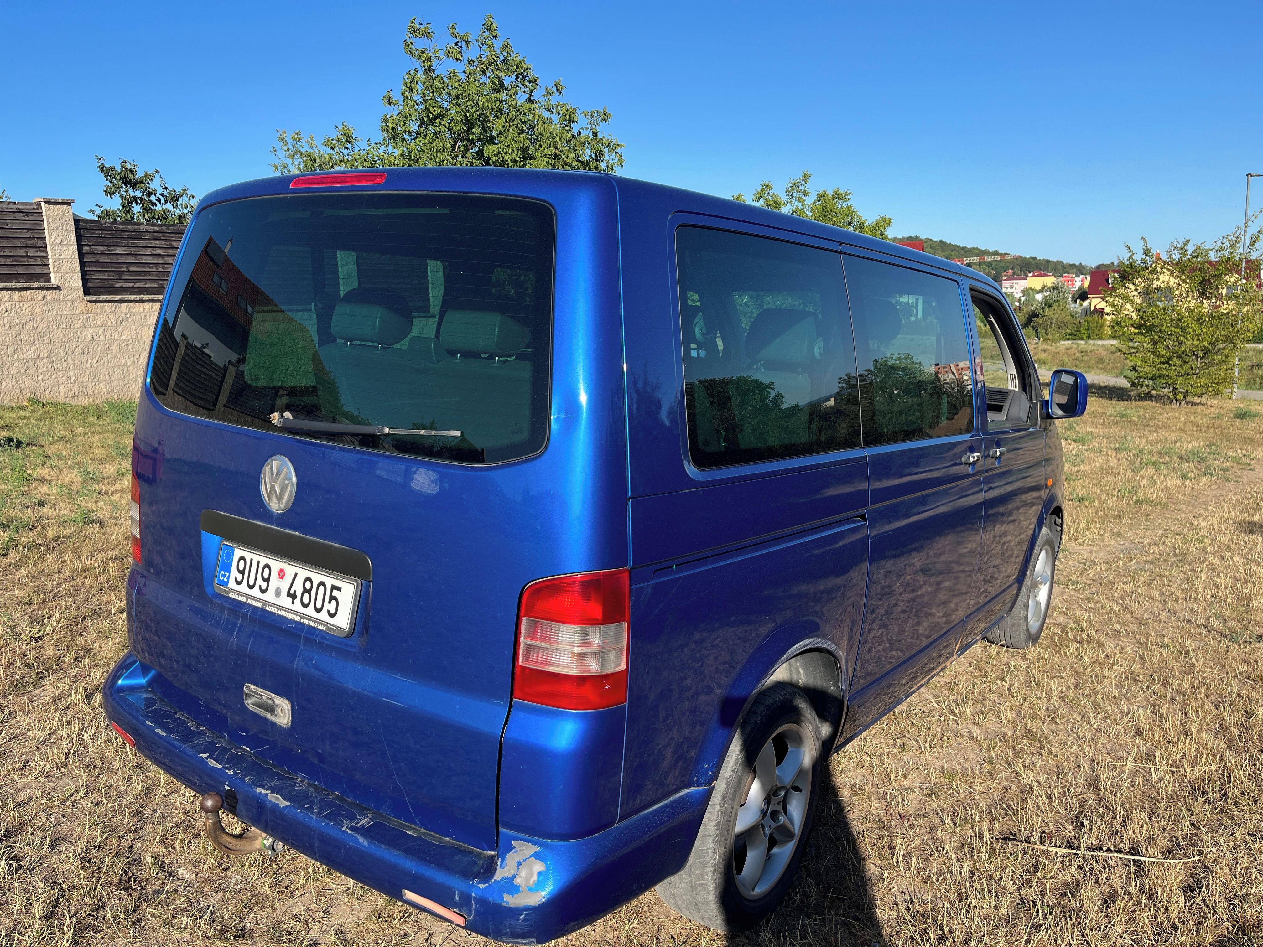 Volkswagen Caravelle, VW T5 8míst, 4x4, tažné2,5t - fotka 4