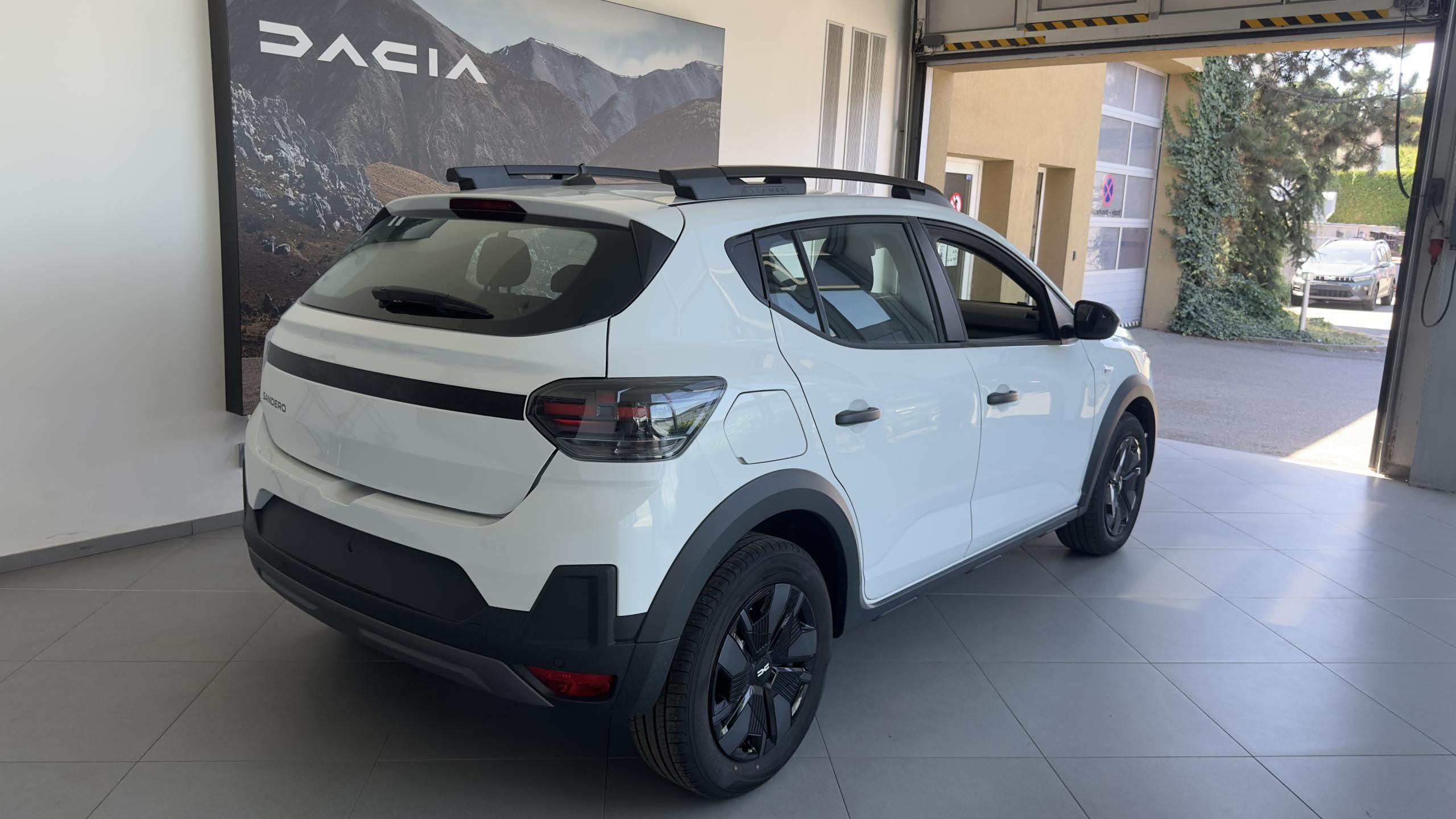 Dacia Sandero, Stepway Essential TCe 110 - fotka 4