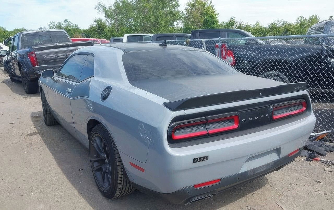 Dodge Challenger, Auto na cestě - fotka 3