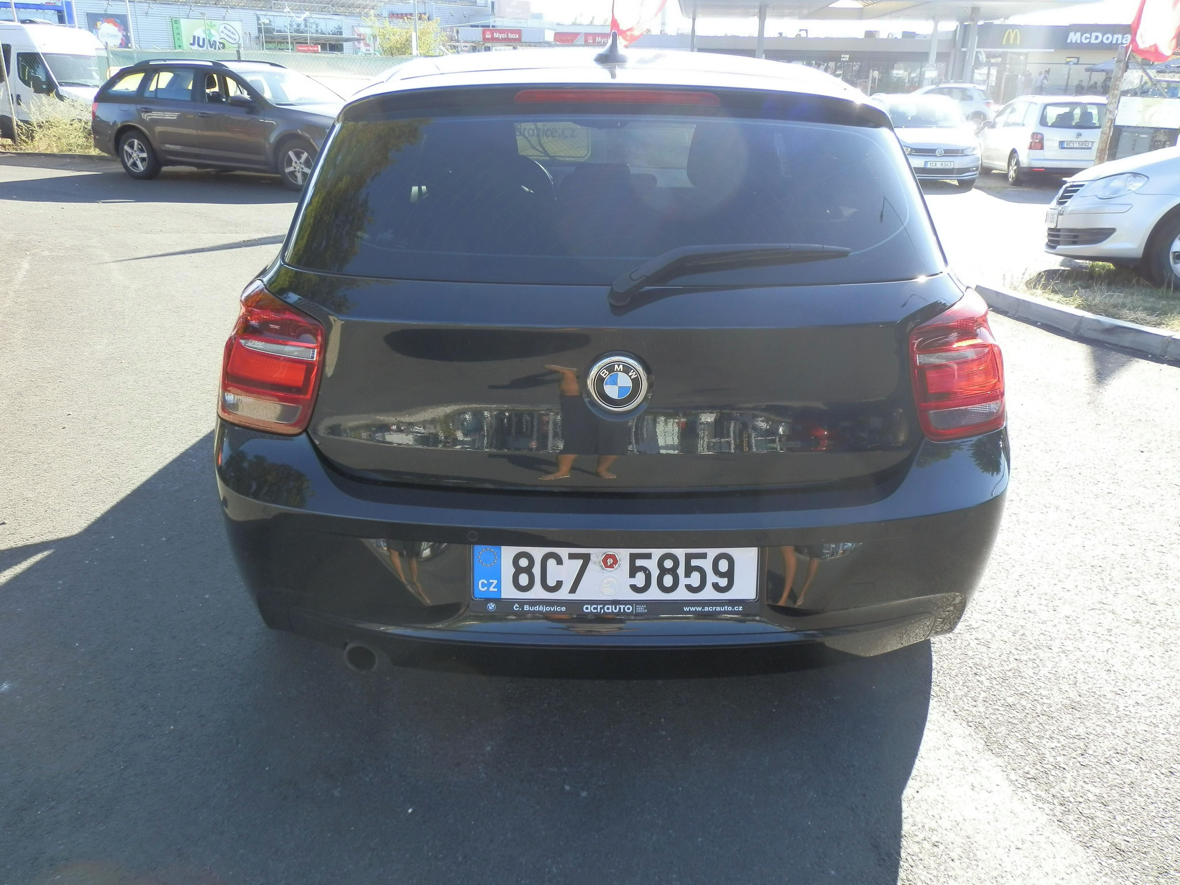 BMW Řada 1, 1,6i - fotka 6