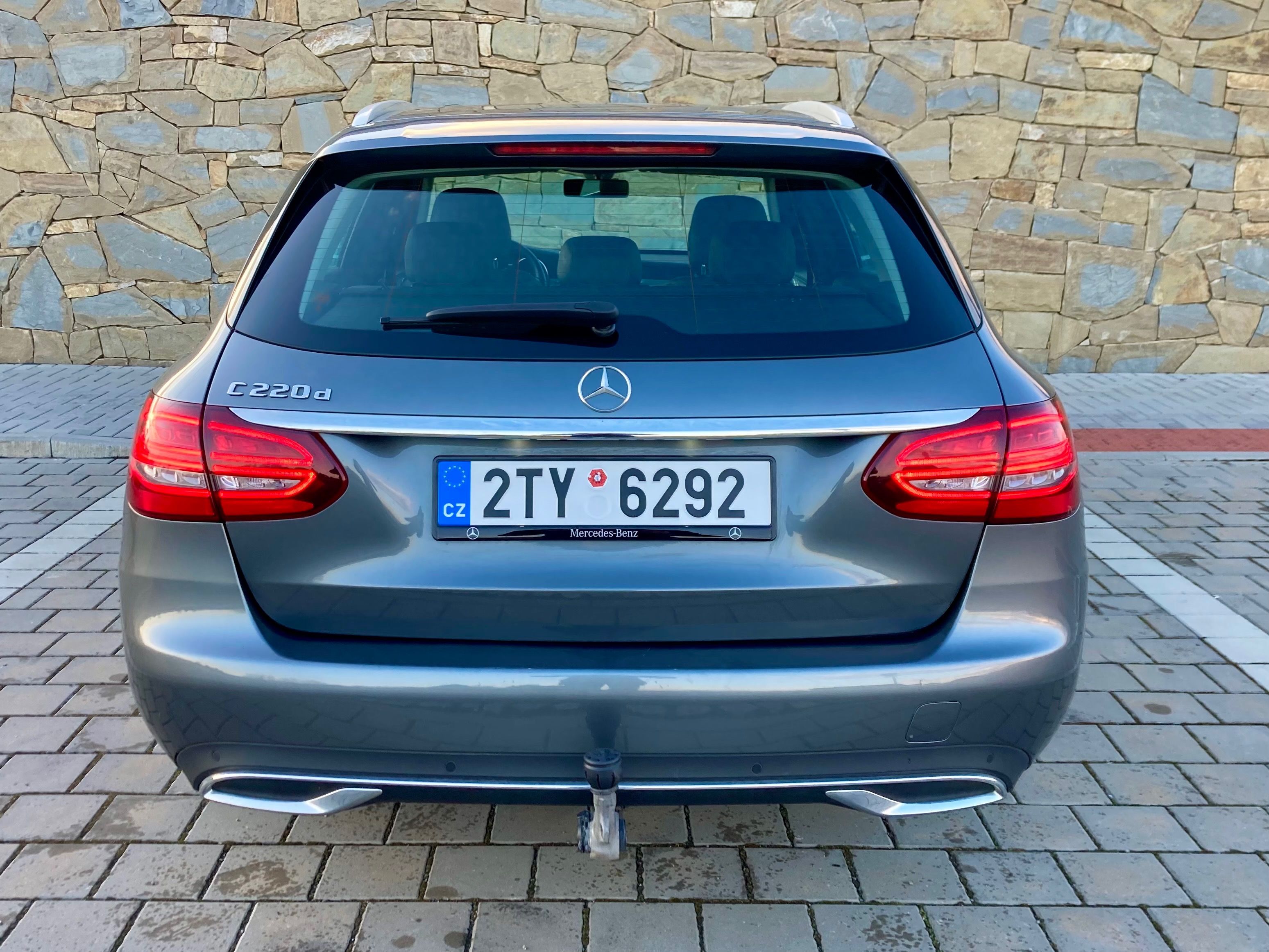 Mercedes-Benz Třídy C, C220d, 143Kw, Burmester, Serv. - fotka 6