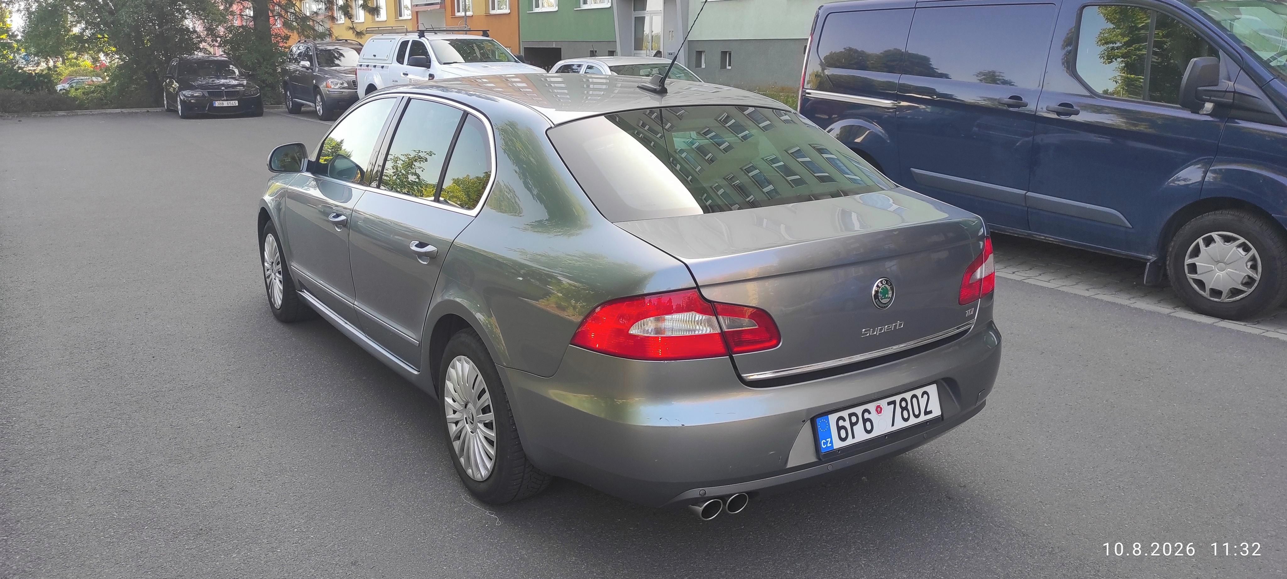 Škoda Superb, servisováno - fotka 6