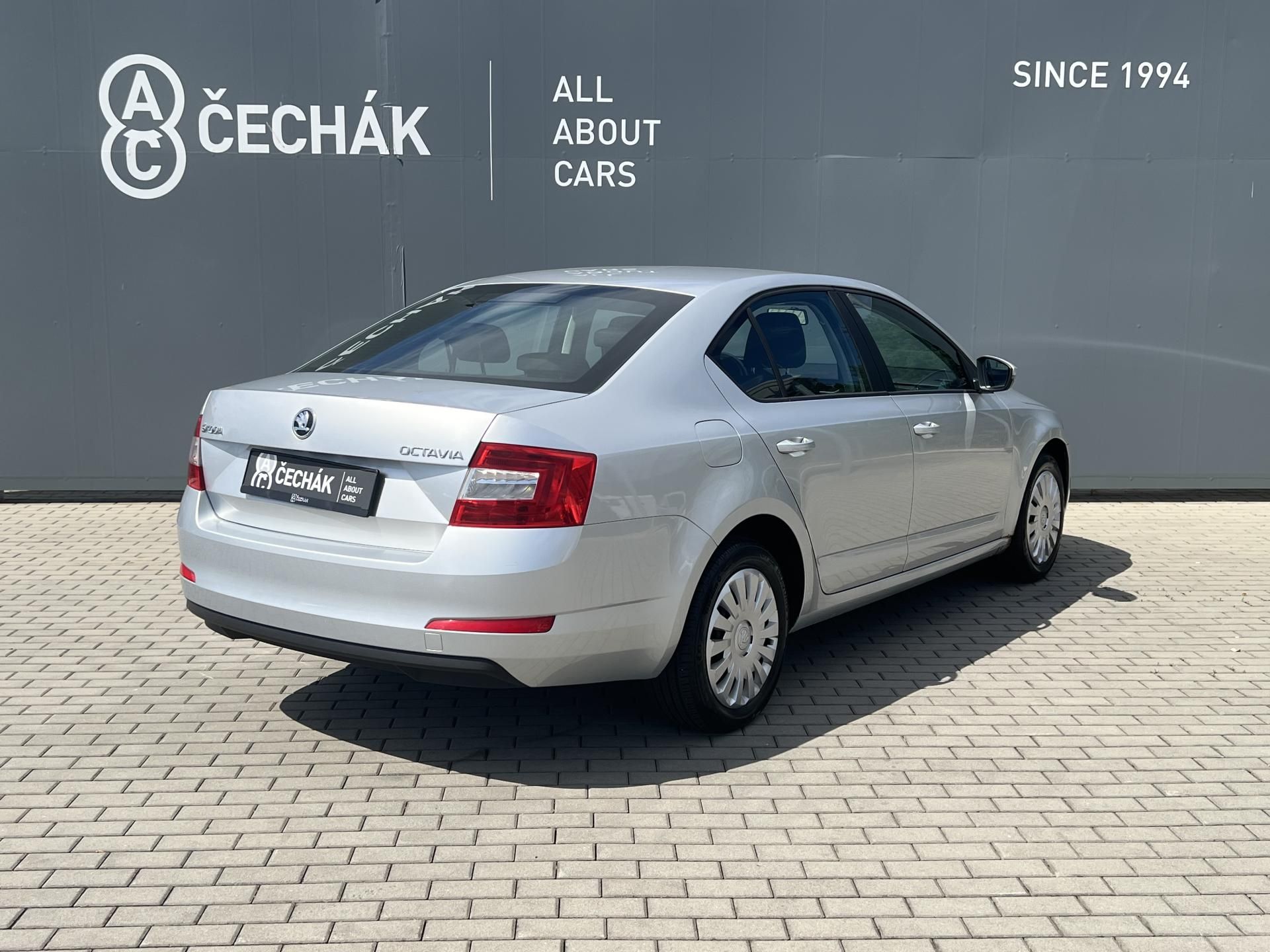 Škoda Octavia, 1,6TDi CR 77kW AMBITION - fotka 5