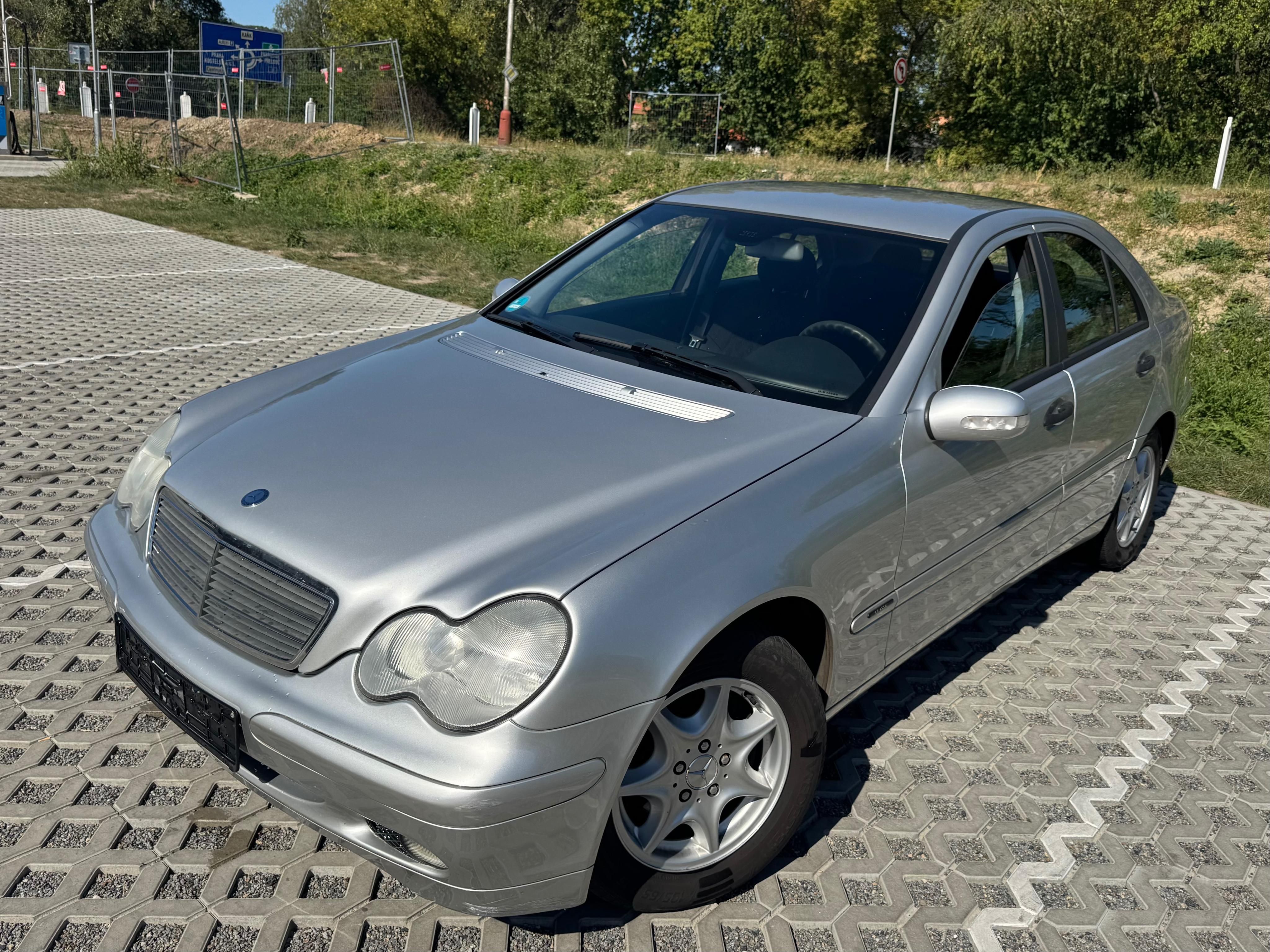 Mercedes-Benz Třídy C, 180Kompressor 105kw Automat.
