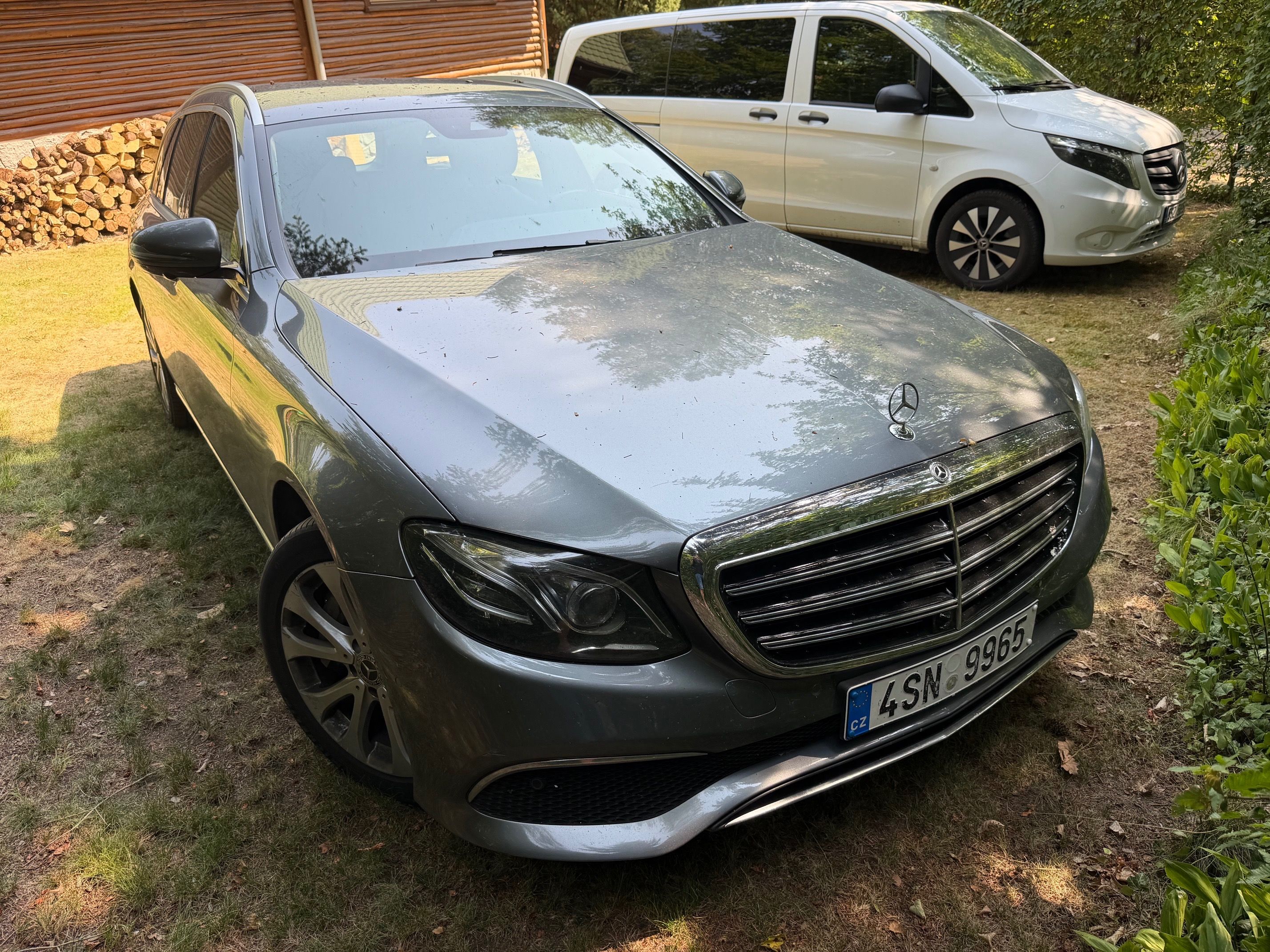 Mercedes-Benz Třídy E, Mercedes-Benz E 400 D 4 MATIC - fotka 2