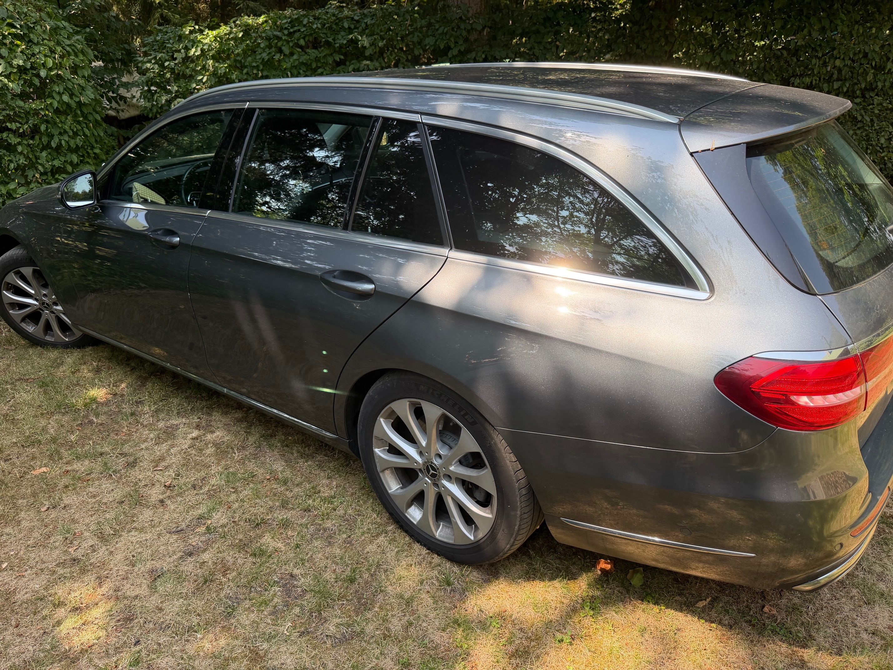 Mercedes-Benz Třídy E, Mercedes-Benz E 400 D 4 MATIC - fotka 6