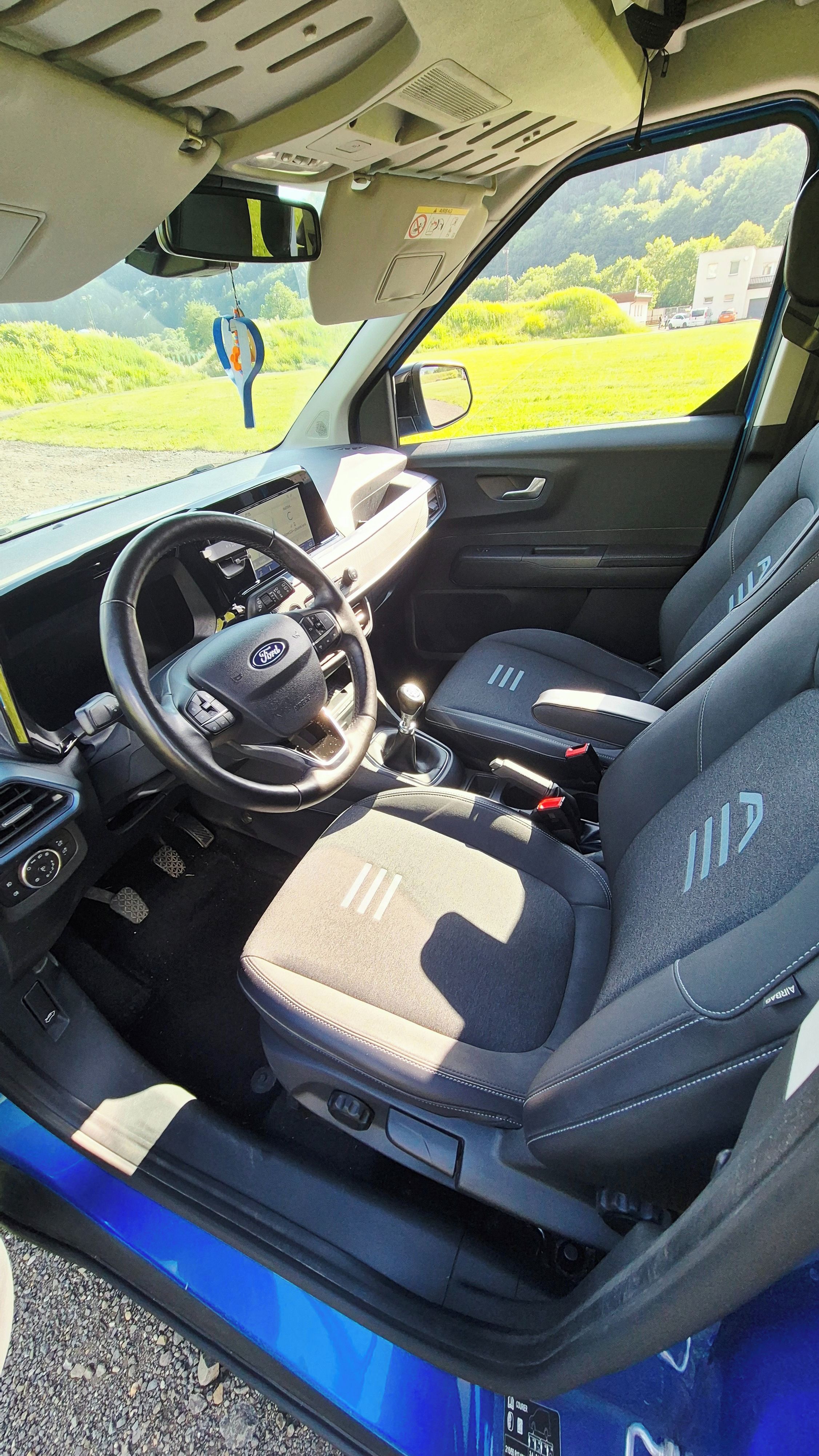 Ford Tourneo Courier - fotka 3