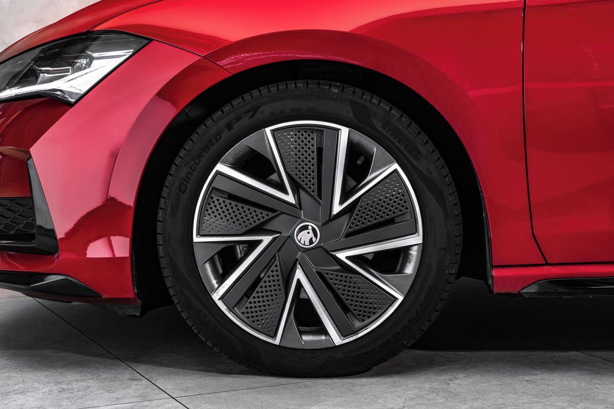 Škoda Superb, Sportline 2,0TDI DSG Masáže - fotka 3