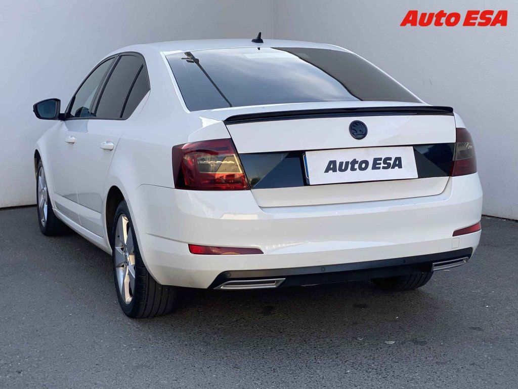 Škoda Octavia, 1.6 TDI - fotka 6