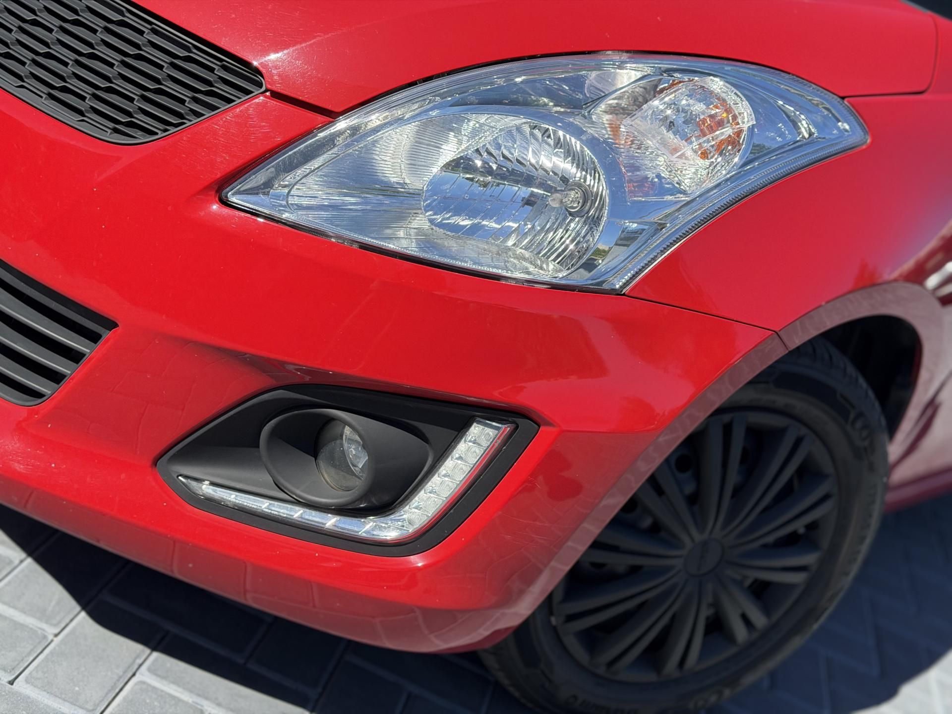 Suzuki Swift, 1.2i 69 kw - fotka 6